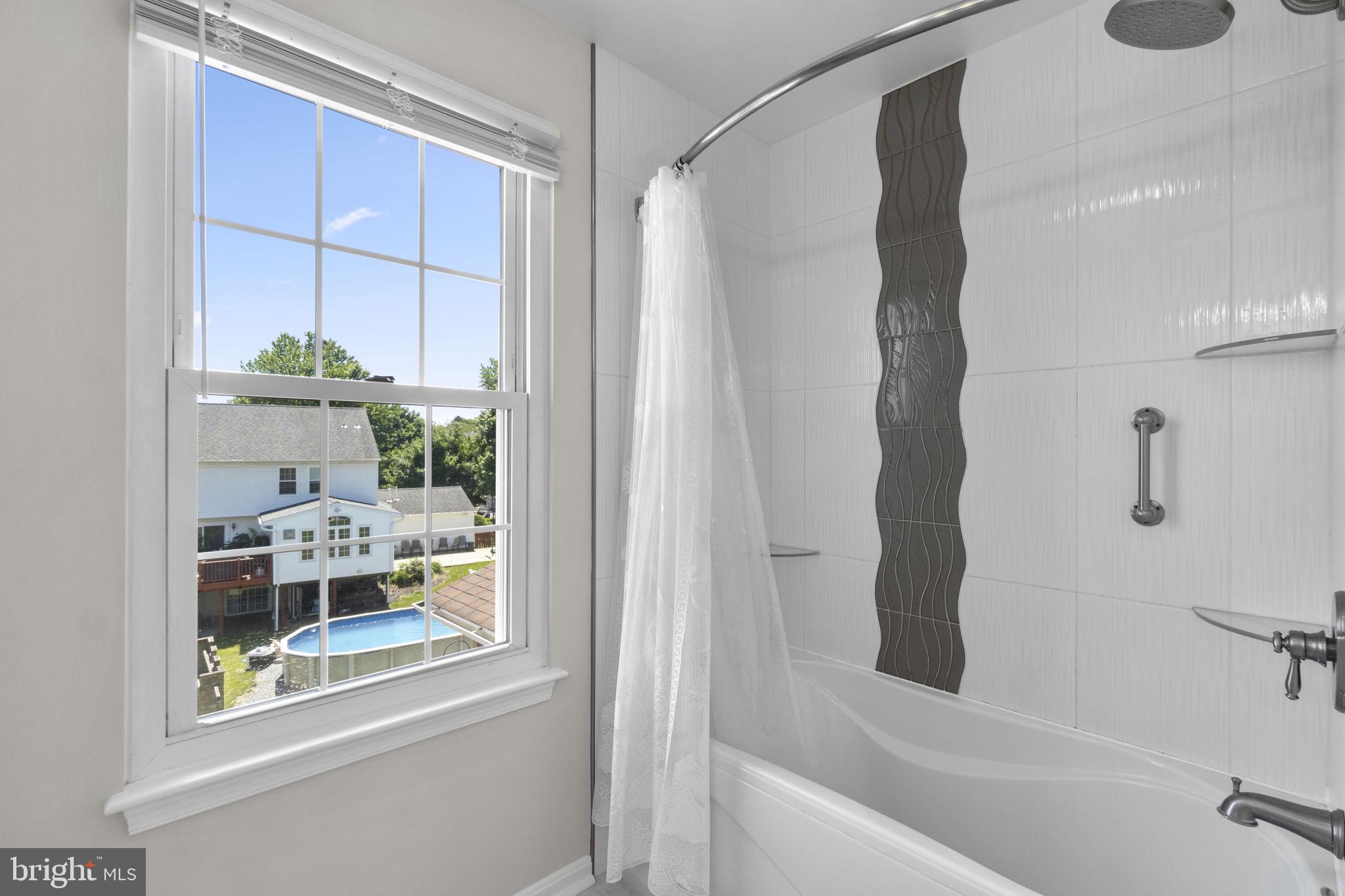 EAGLEVIEW ESTATES - Residential