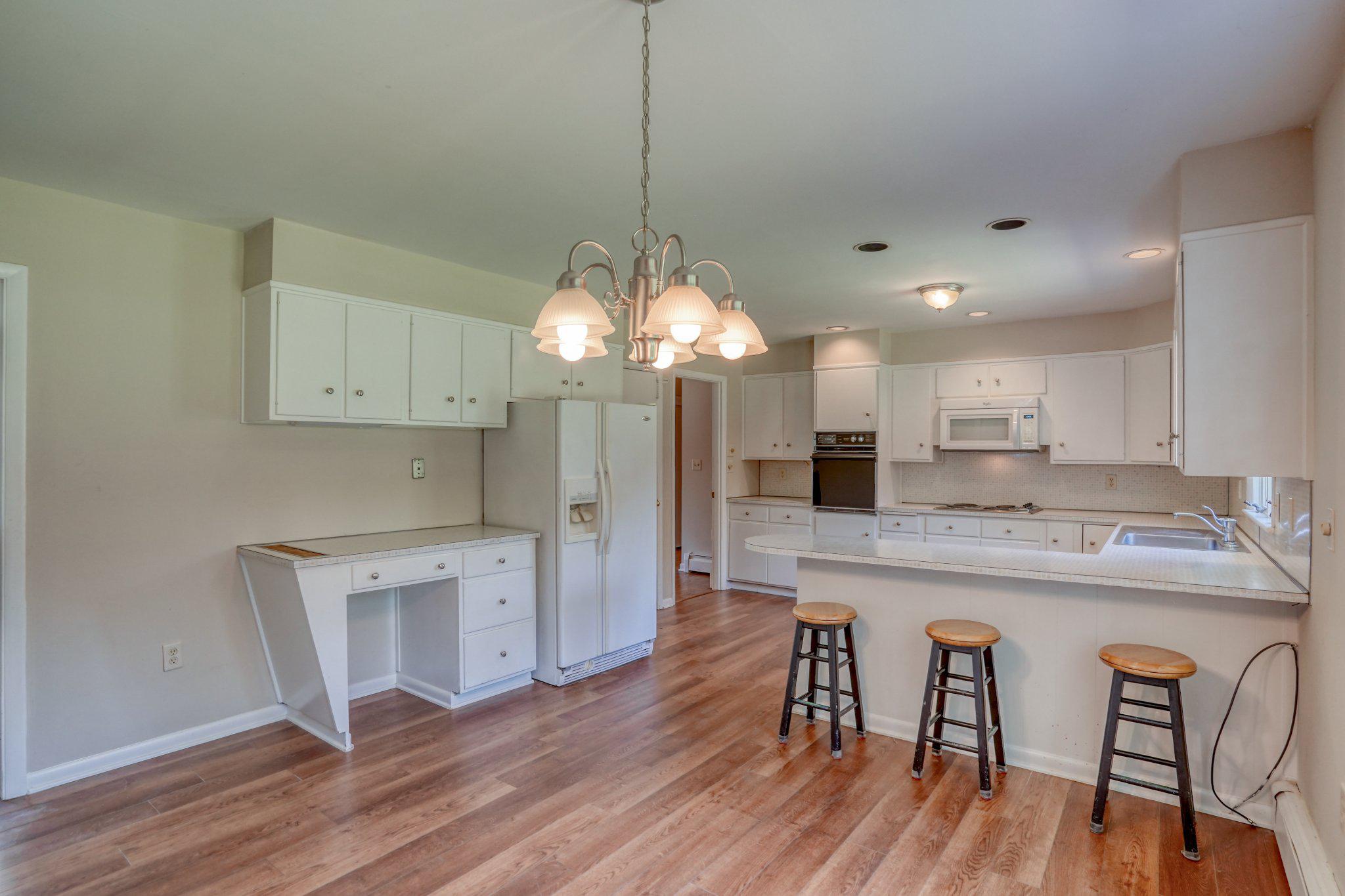 DEVRIES CIRCLE - Residential