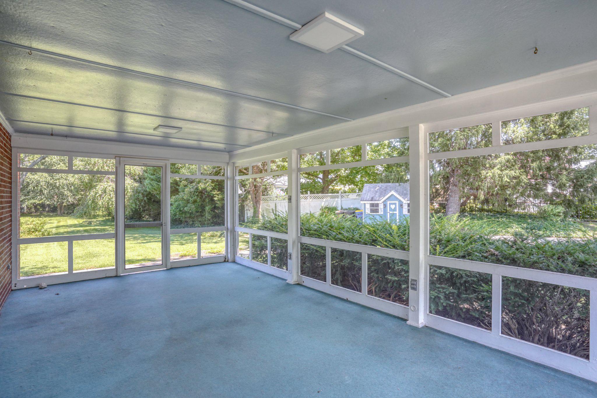 DEVRIES CIRCLE - Residential