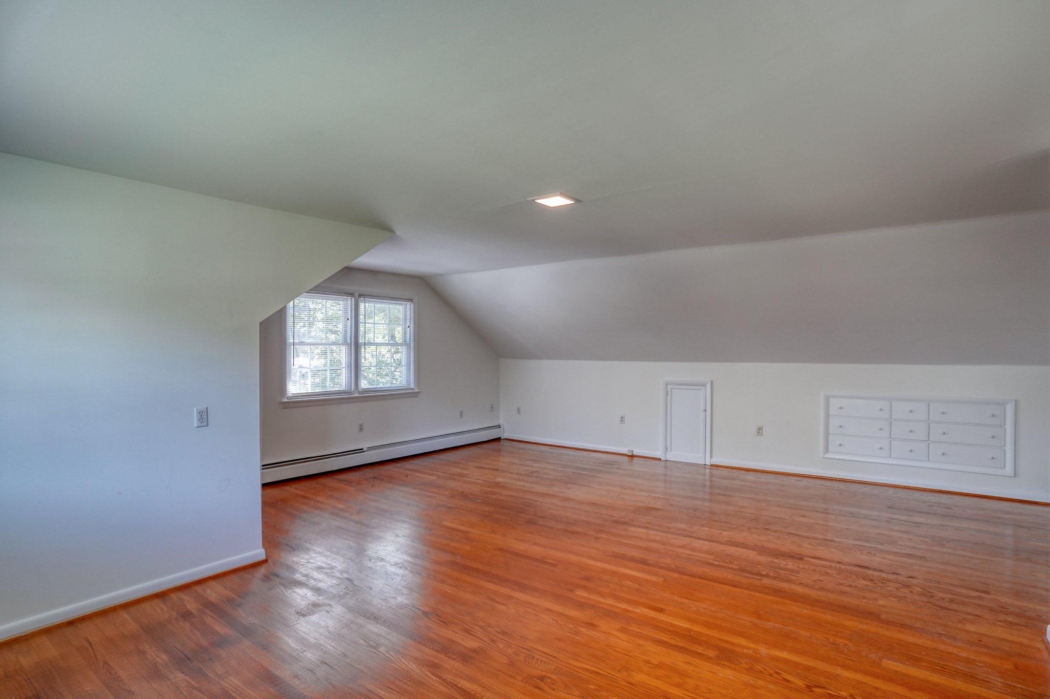 DEVRIES CIRCLE - Residential