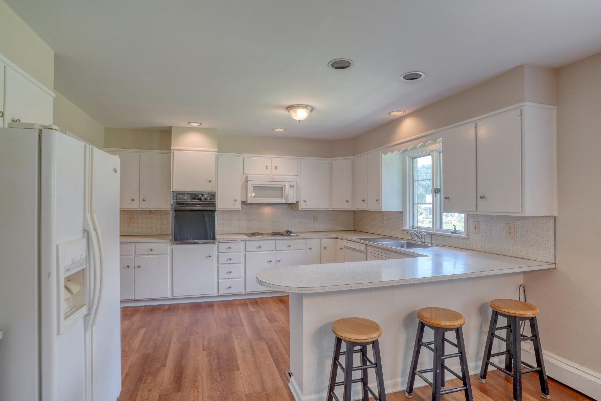 DEVRIES CIRCLE - Residential