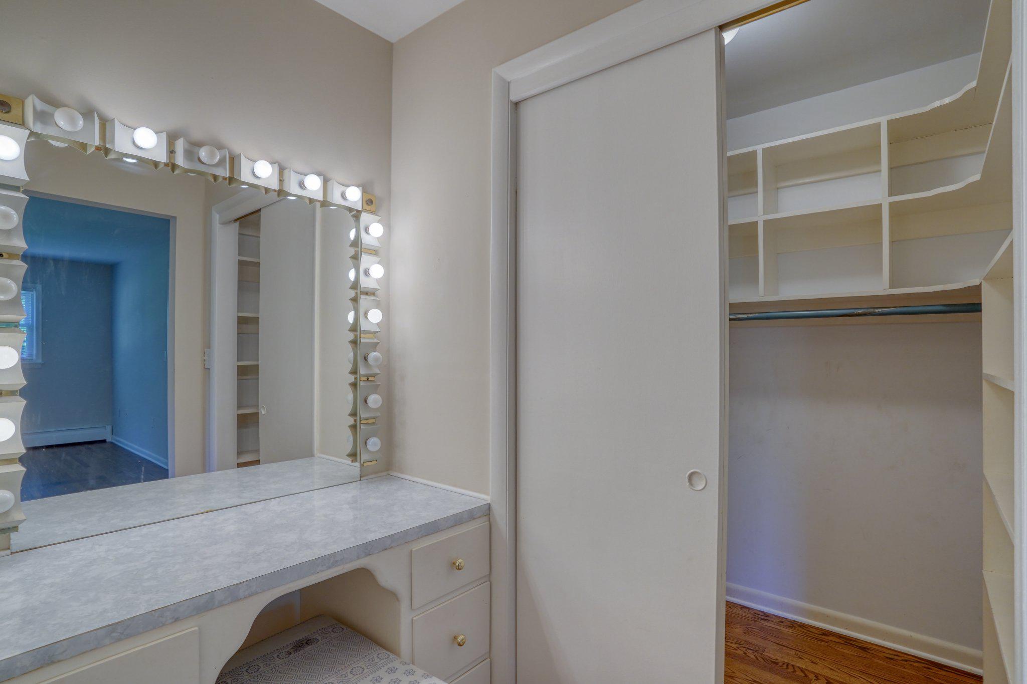 DEVRIES CIRCLE - Residential