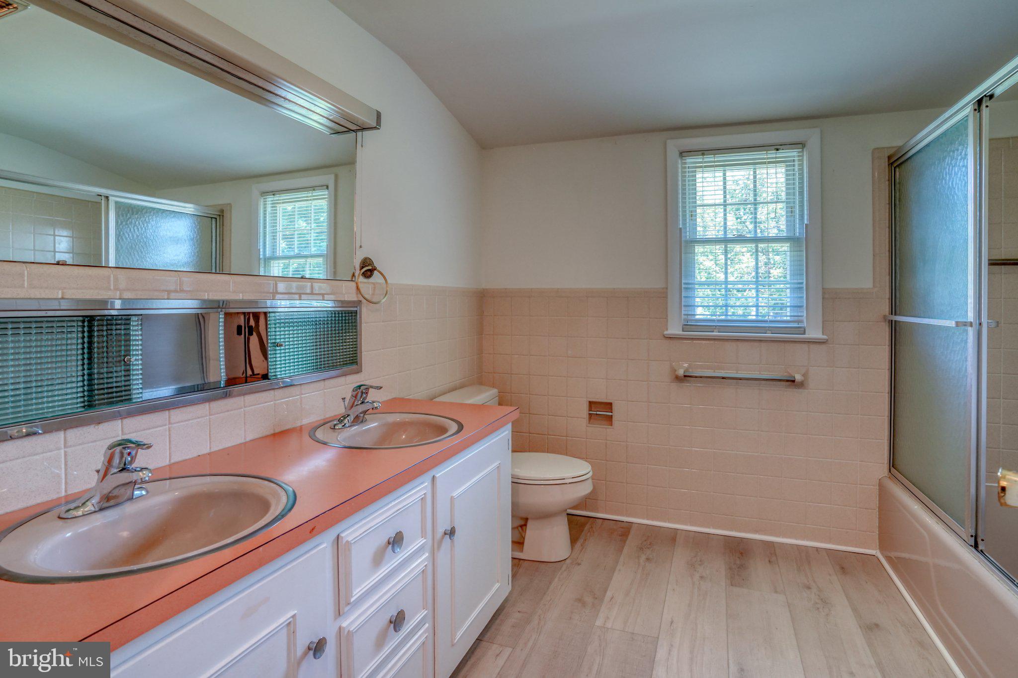 DEVRIES CIRCLE - Residential