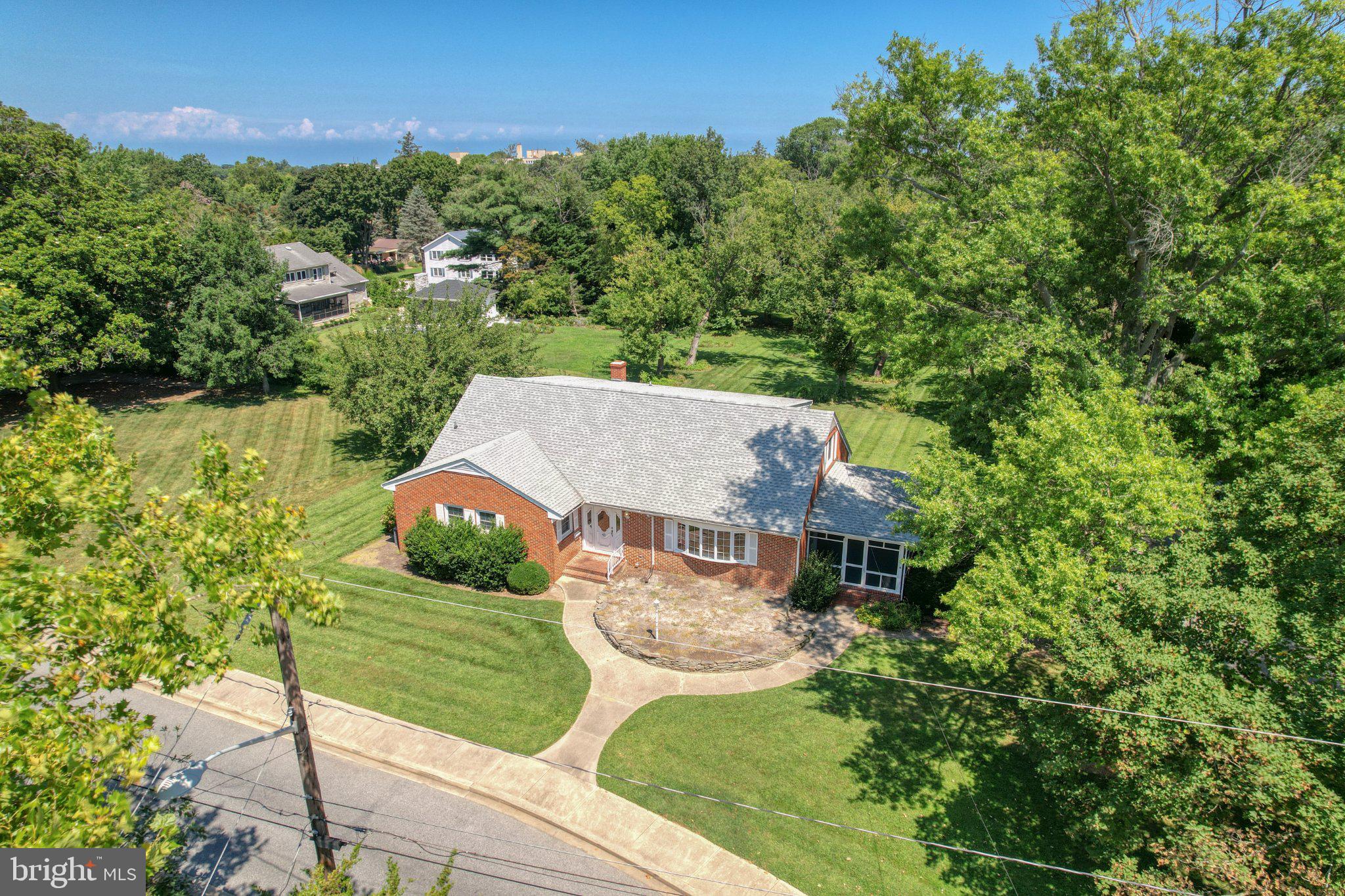 DEVRIES CIRCLE - Residential
