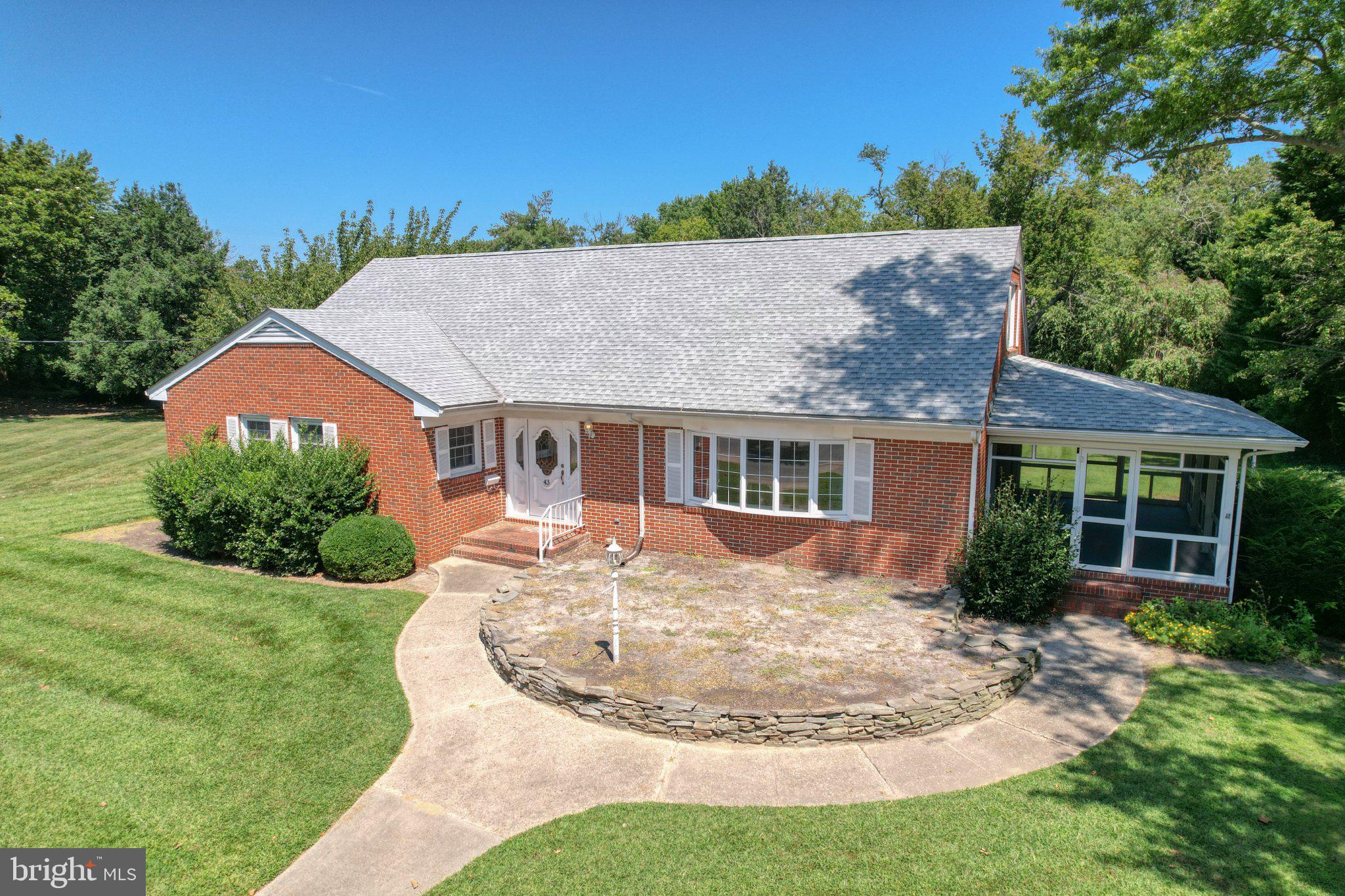 DEVRIES CIRCLE - Residential