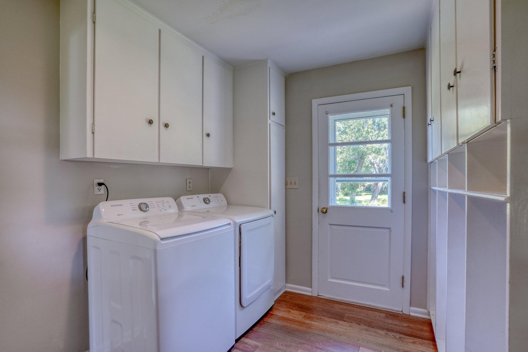 DEVRIES CIRCLE - Residential