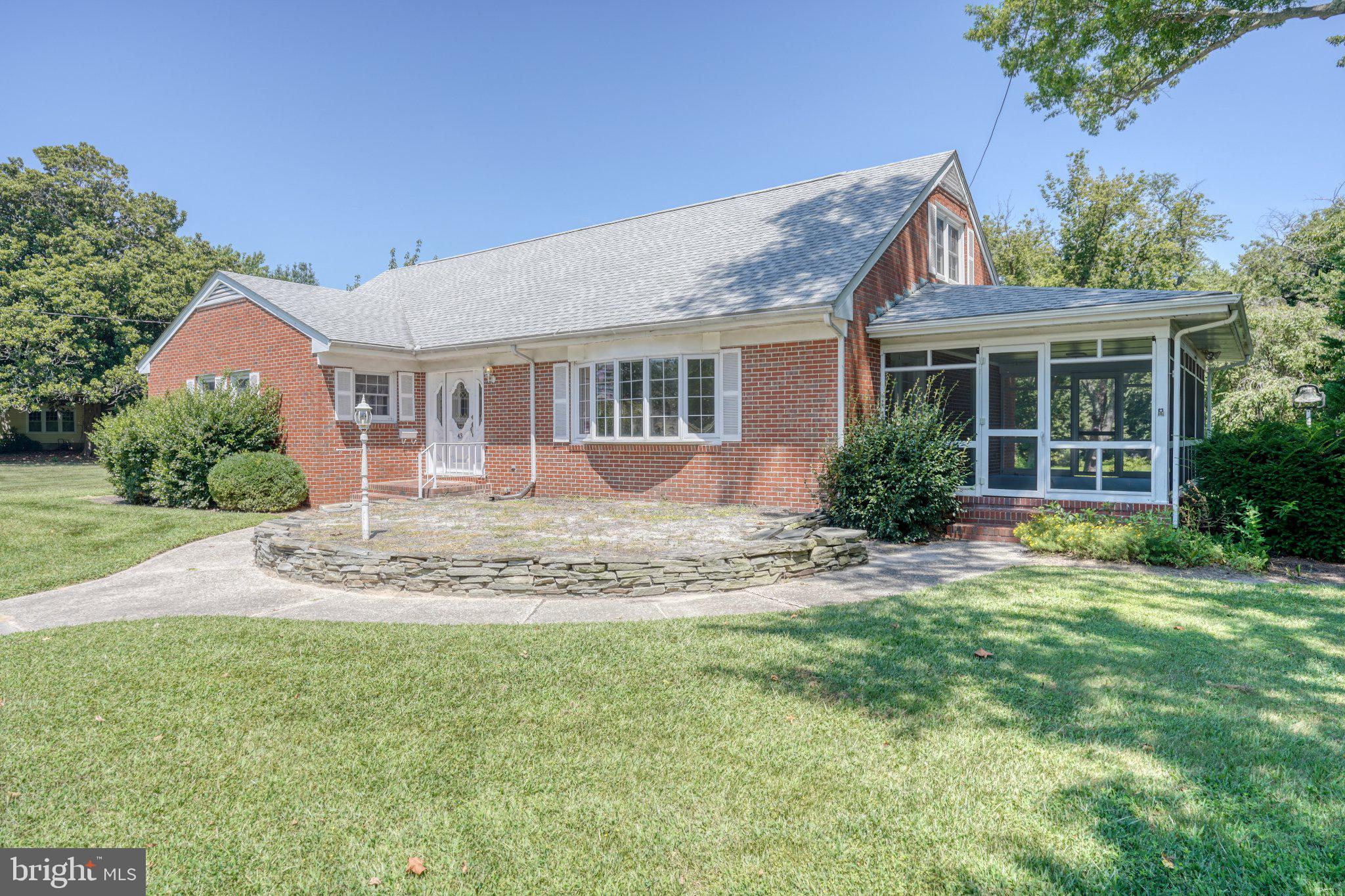 DEVRIES CIRCLE - Residential