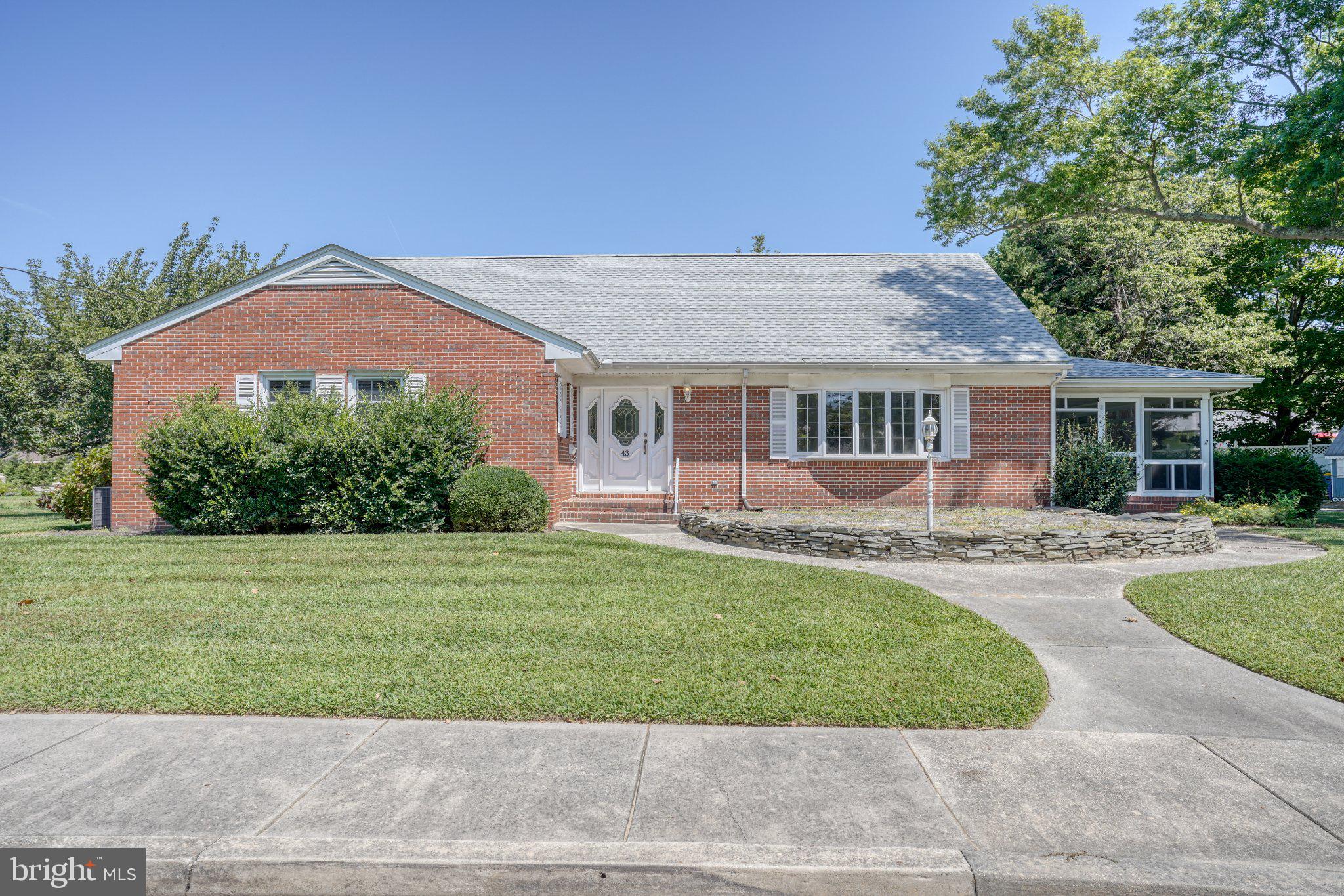DEVRIES CIRCLE - Residential