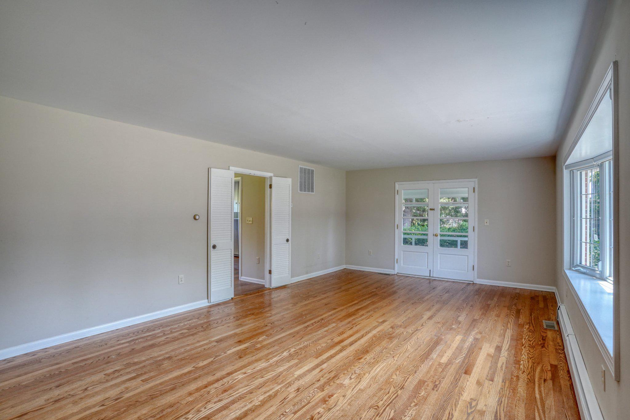 DEVRIES CIRCLE - Residential