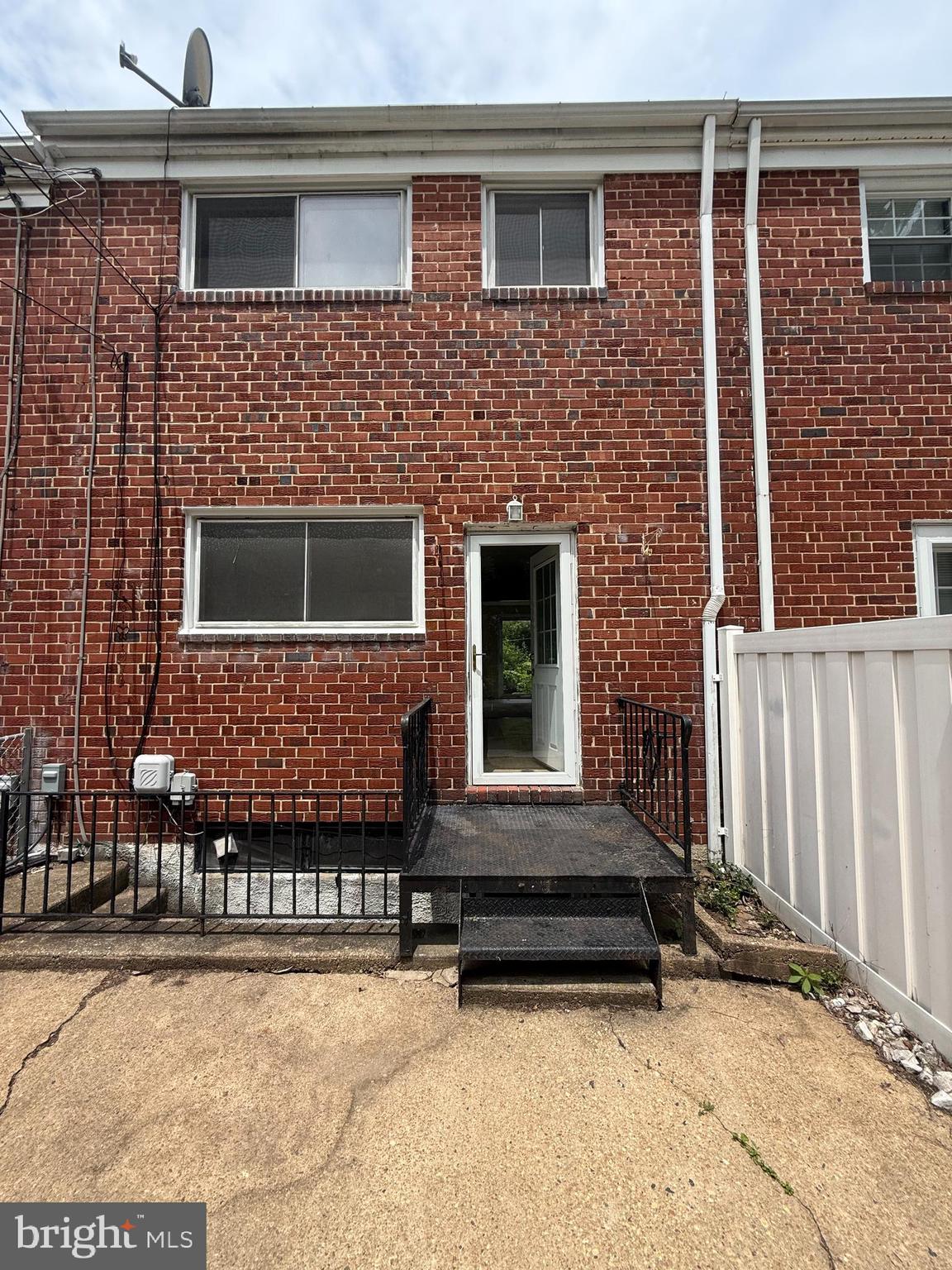 MEDFIELD - Residential
