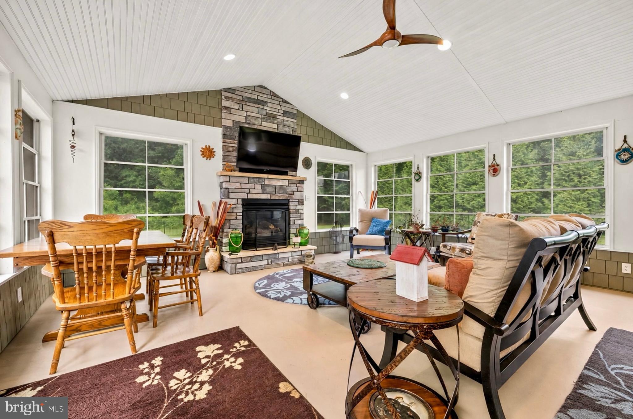 BRIAR PATCH - Residential