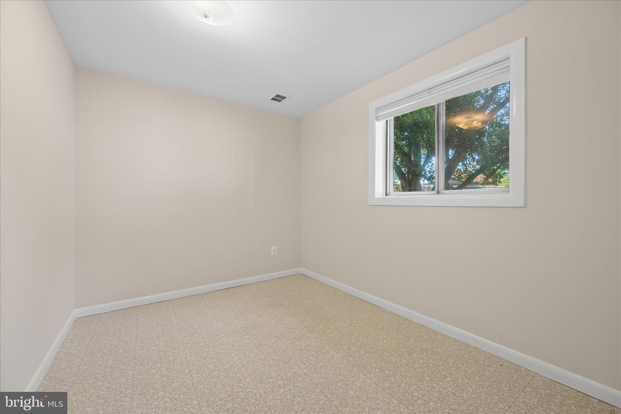 MANOR WOODS - Residential