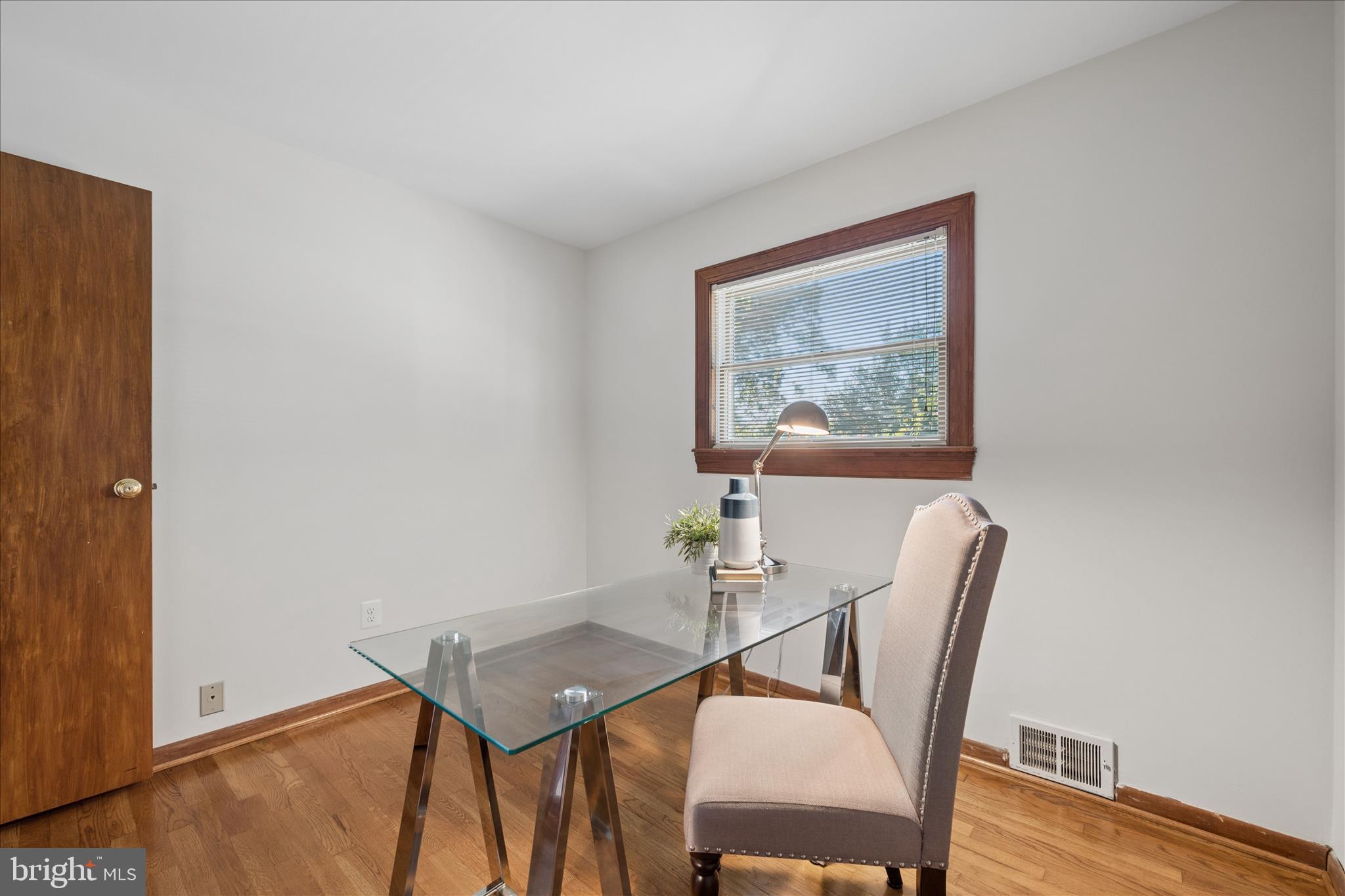 MANOR WOODS - Residential