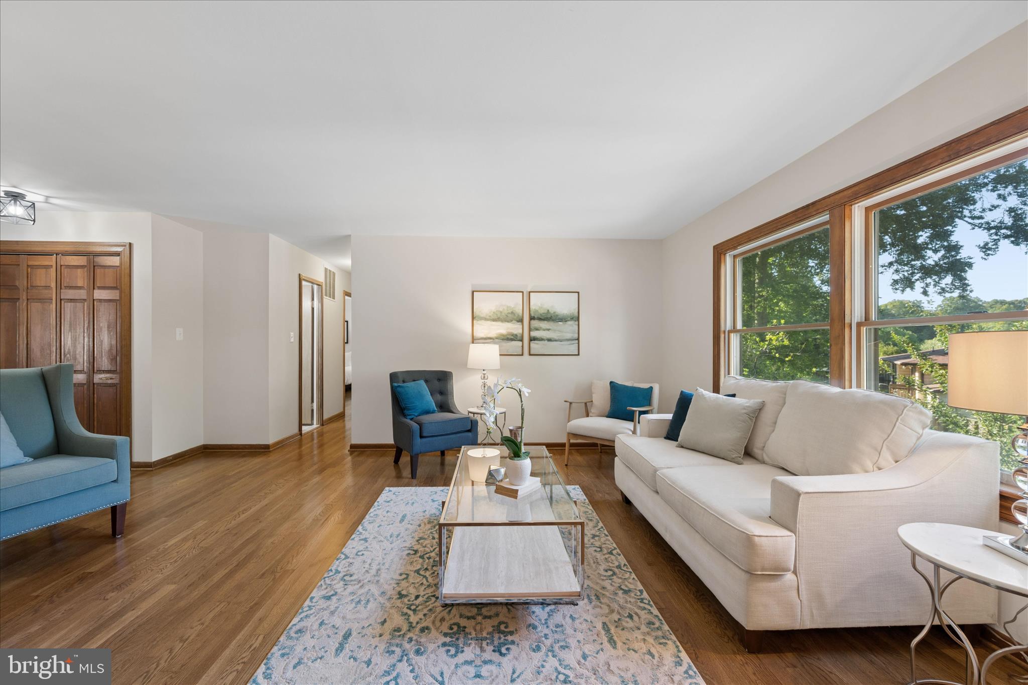 MANOR WOODS - Residential