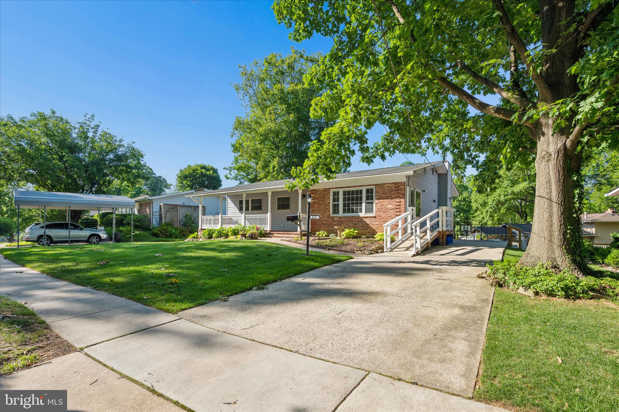 MANOR WOODS - Residential