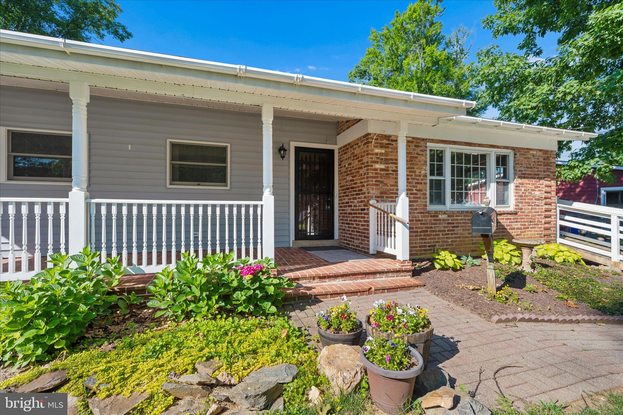 MANOR WOODS - Residential