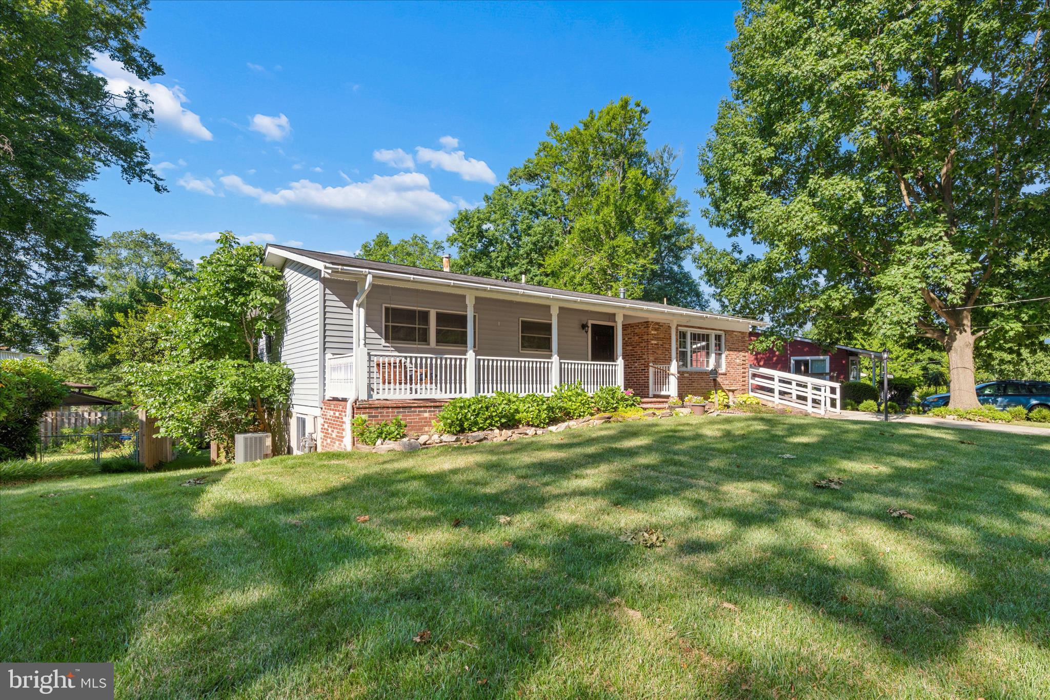 MANOR WOODS - Residential