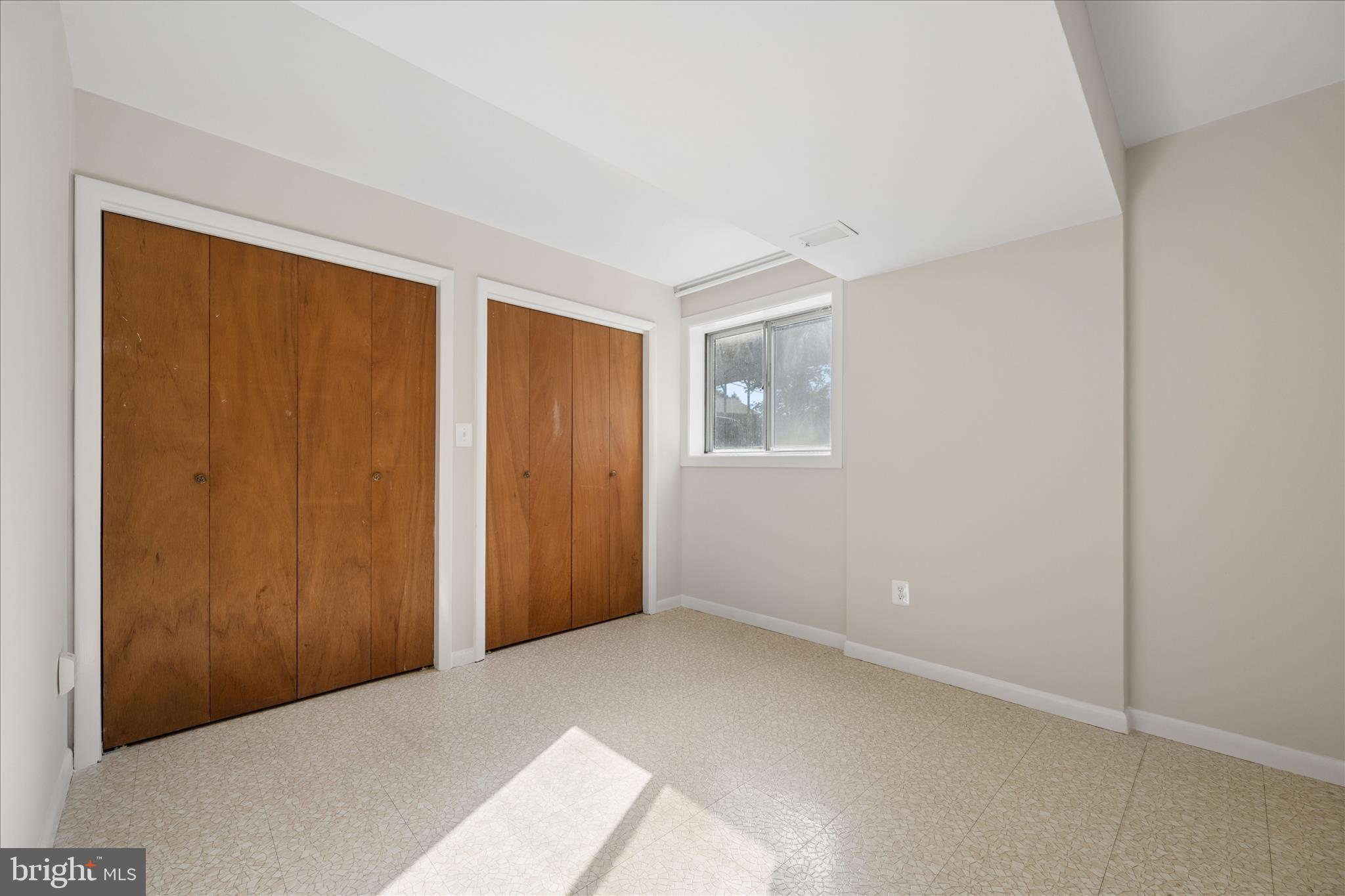 MANOR WOODS - Residential