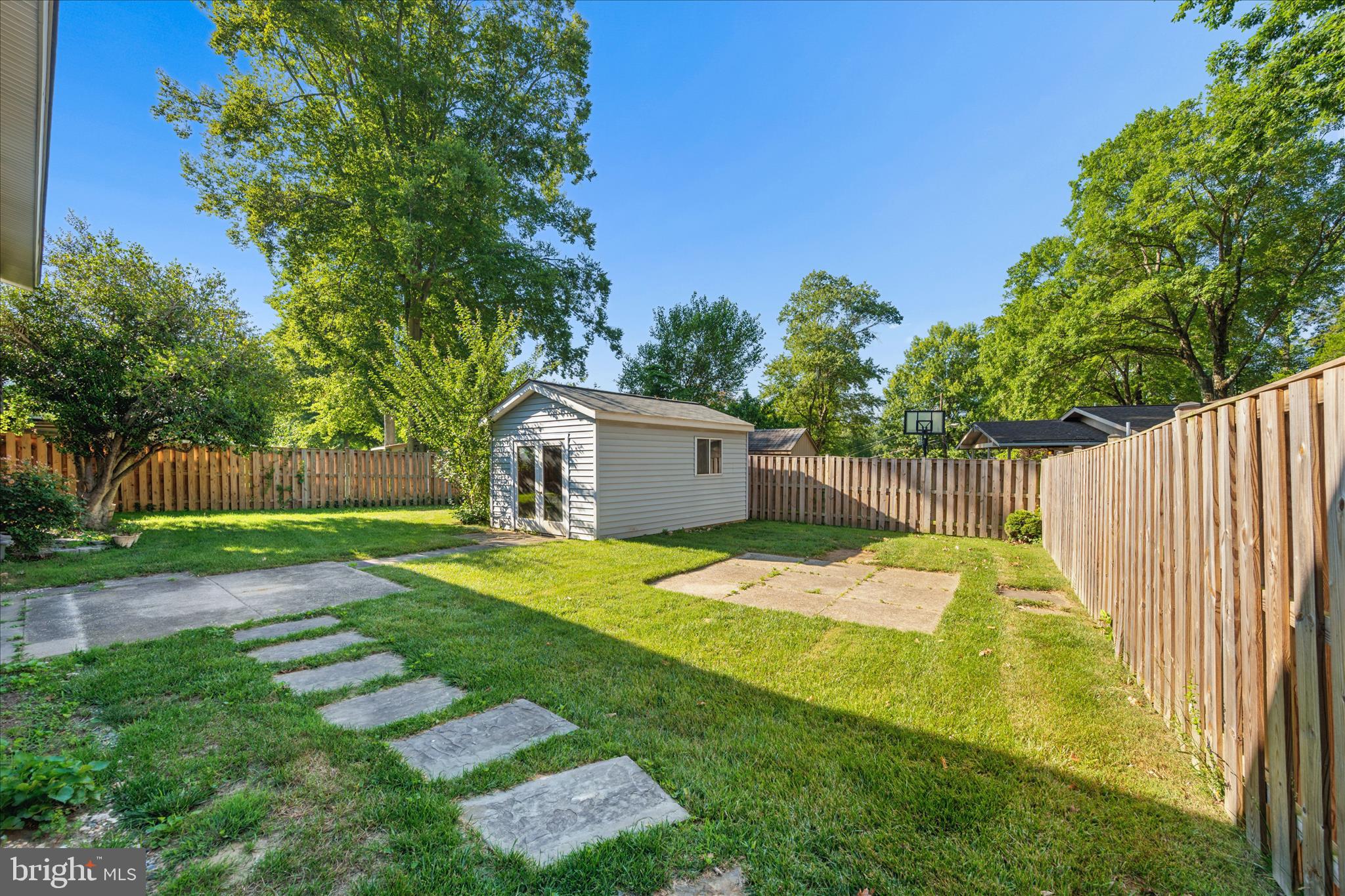 MANOR WOODS - Residential