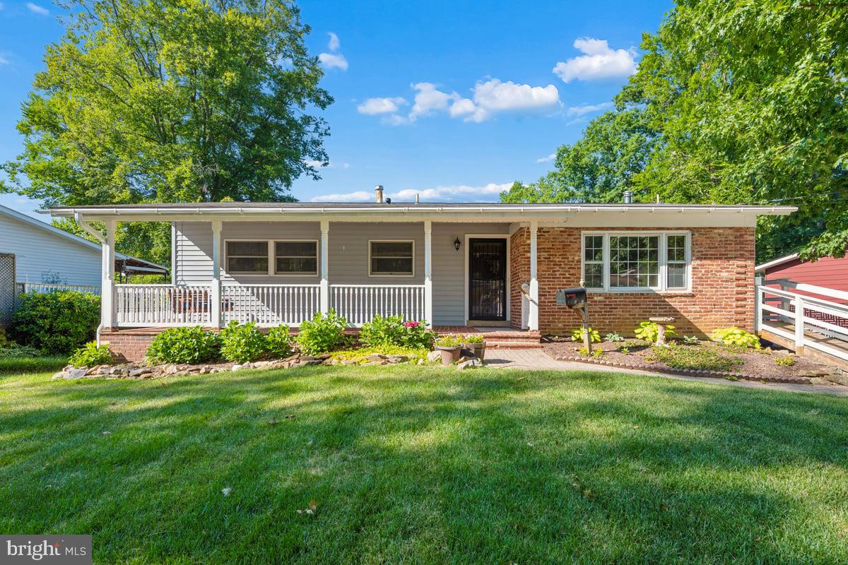 MANOR WOODS - Residential