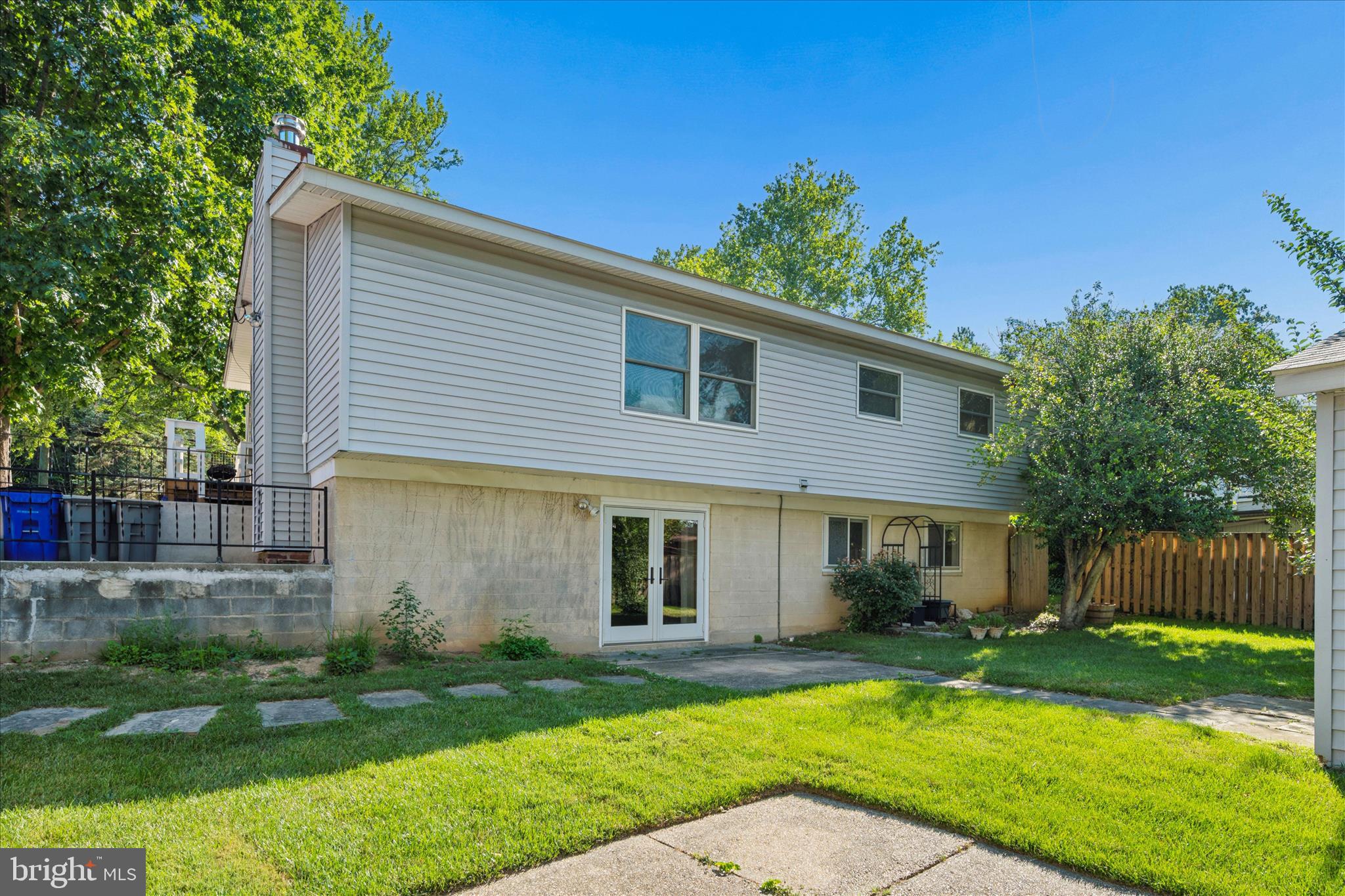 MANOR WOODS - Residential