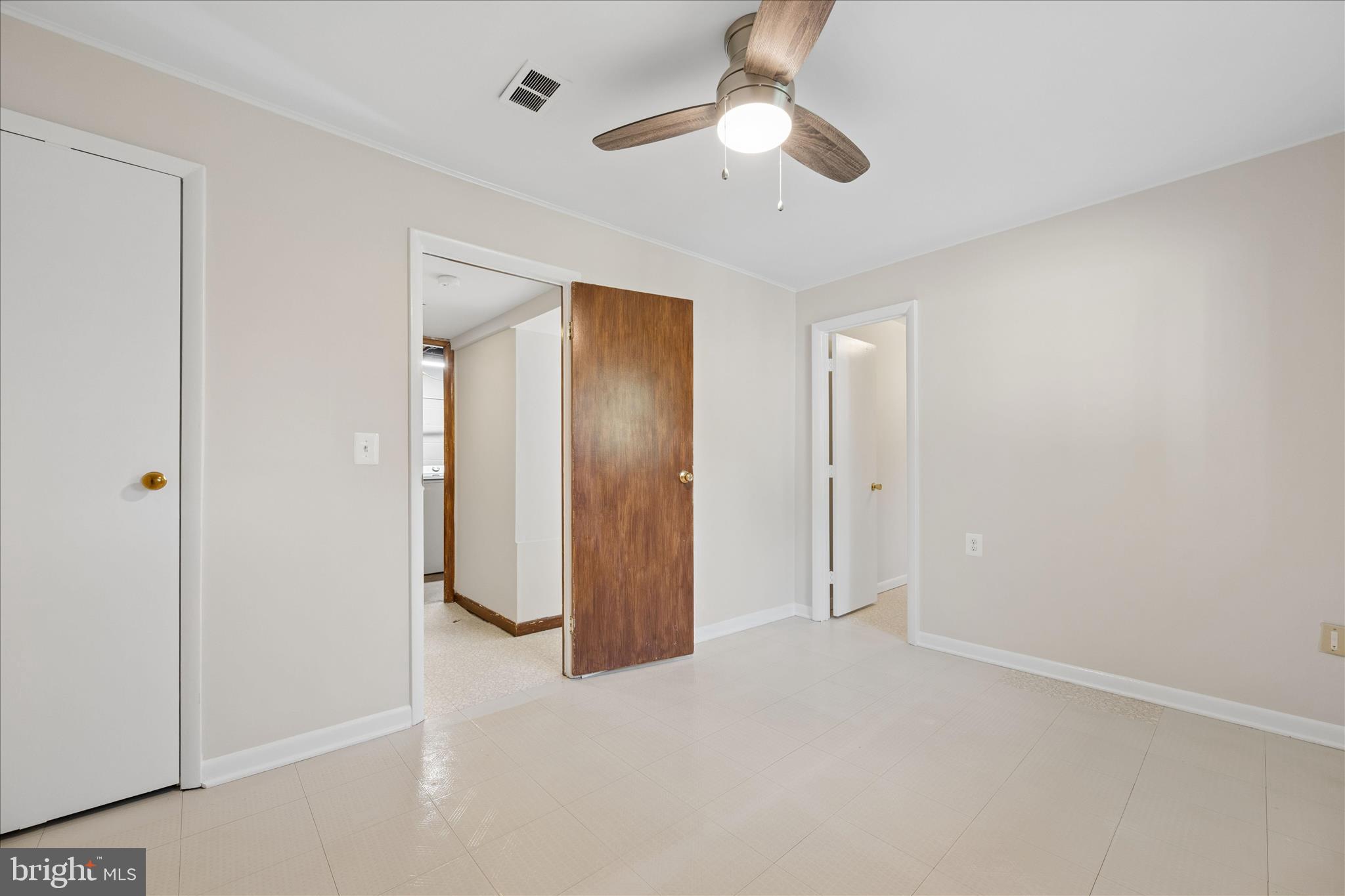 MANOR WOODS - Residential