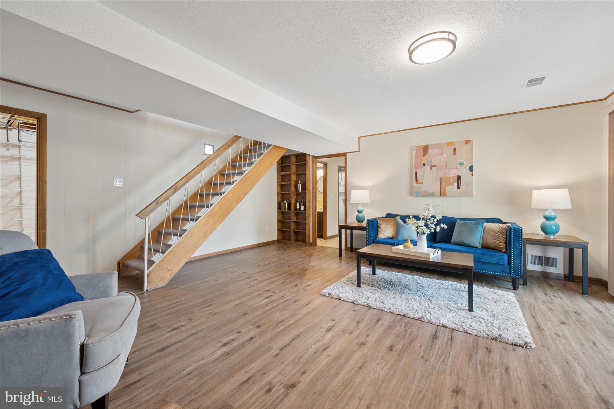 MANOR WOODS - Residential