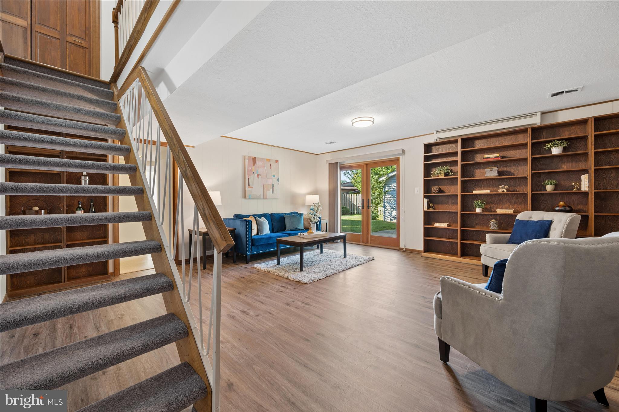 MANOR WOODS - Residential