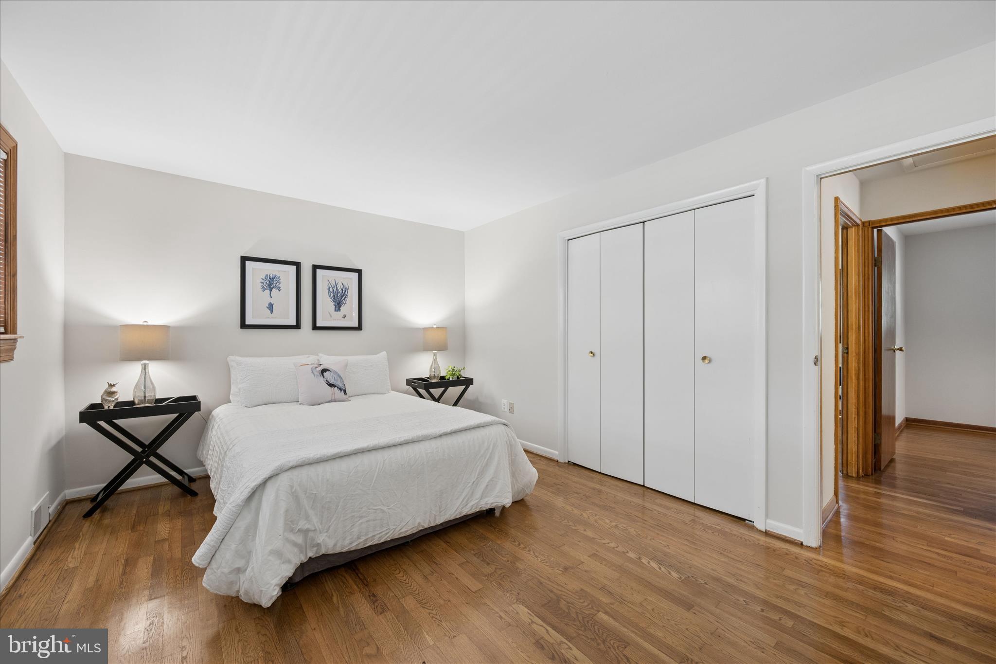 MANOR WOODS - Residential