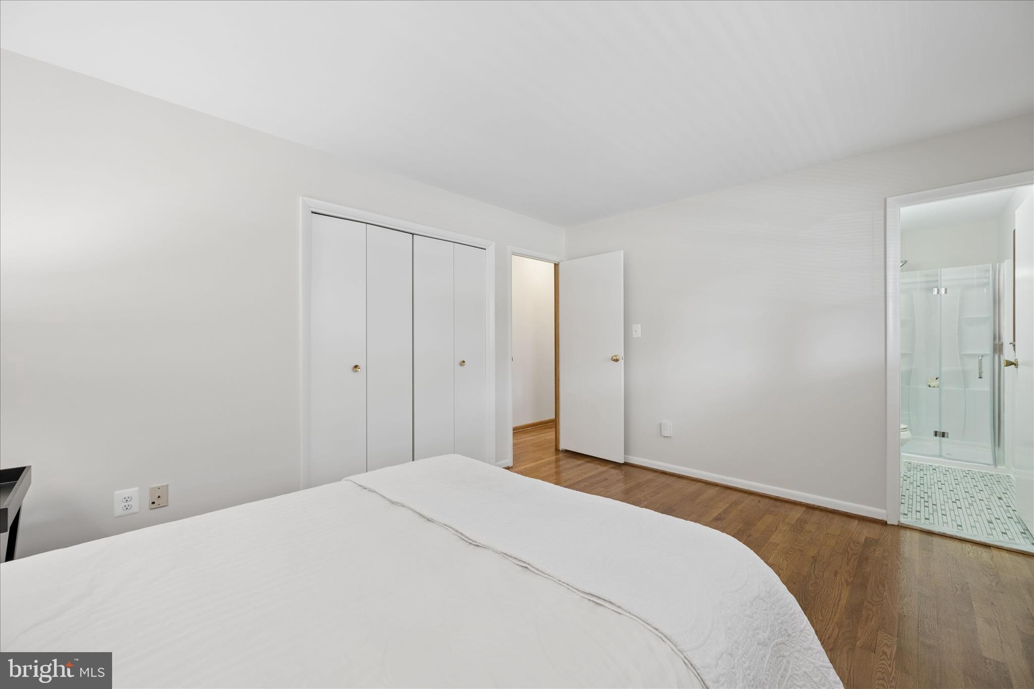 MANOR WOODS - Residential