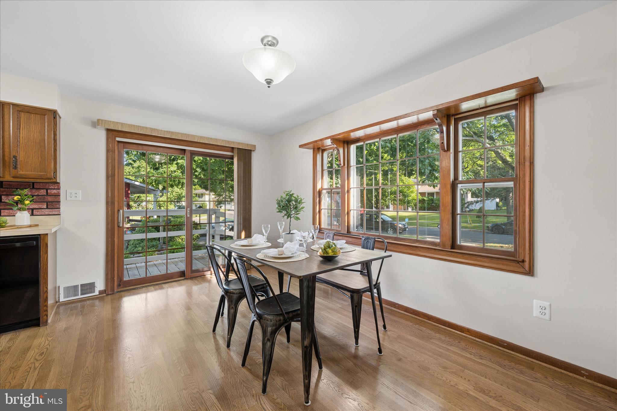 MANOR WOODS - Residential