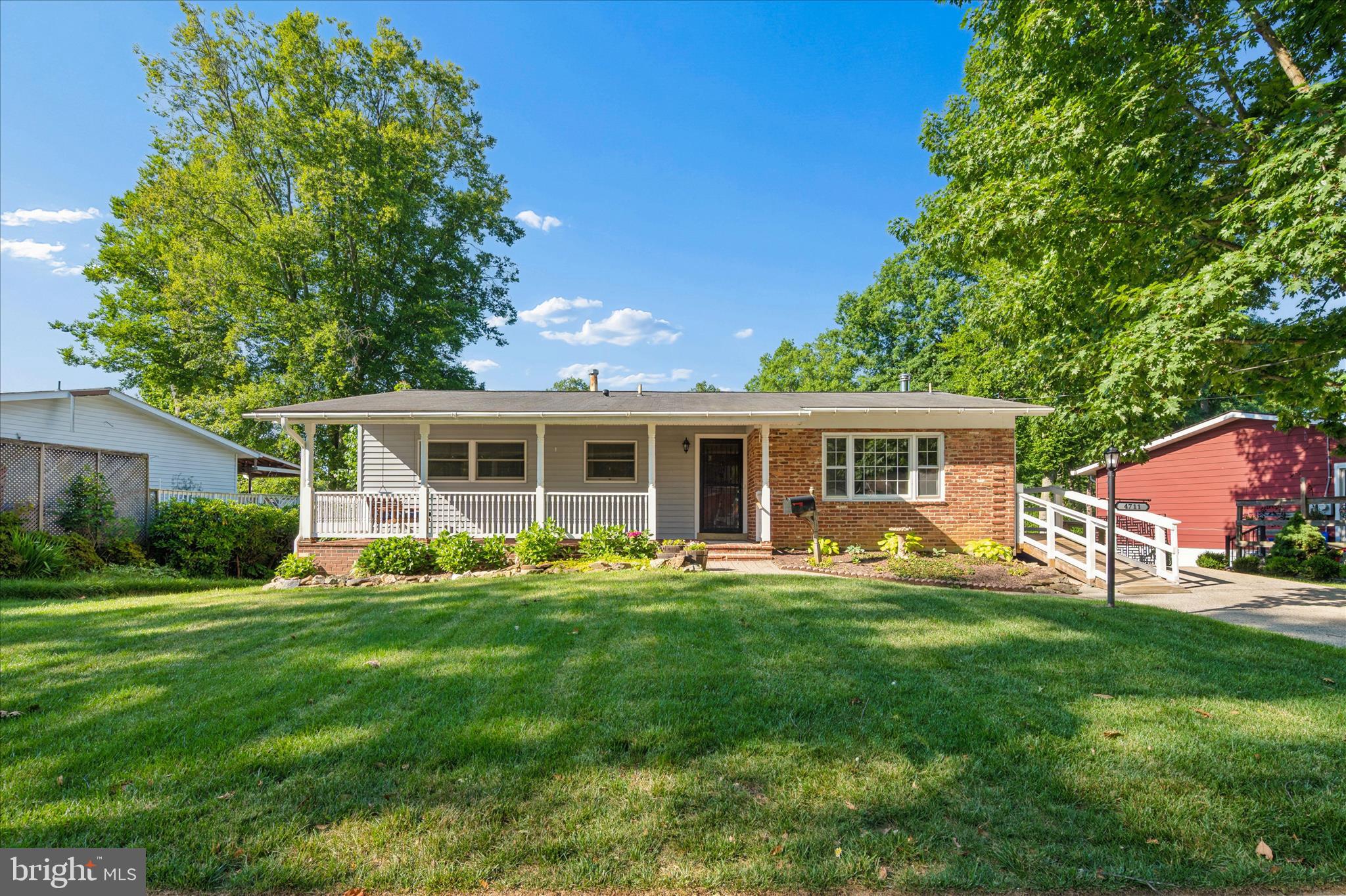 MANOR WOODS - Residential