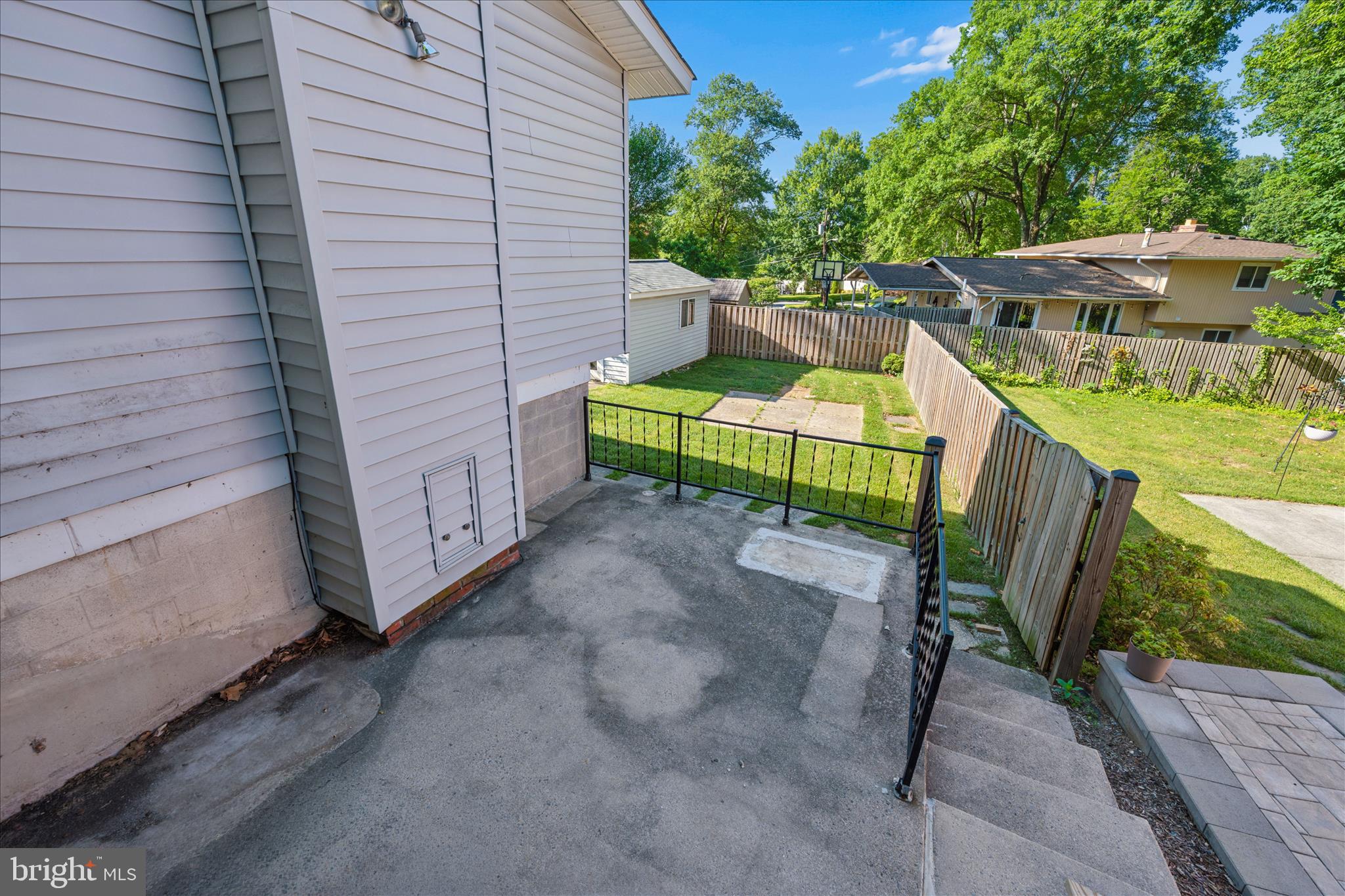 MANOR WOODS - Residential
