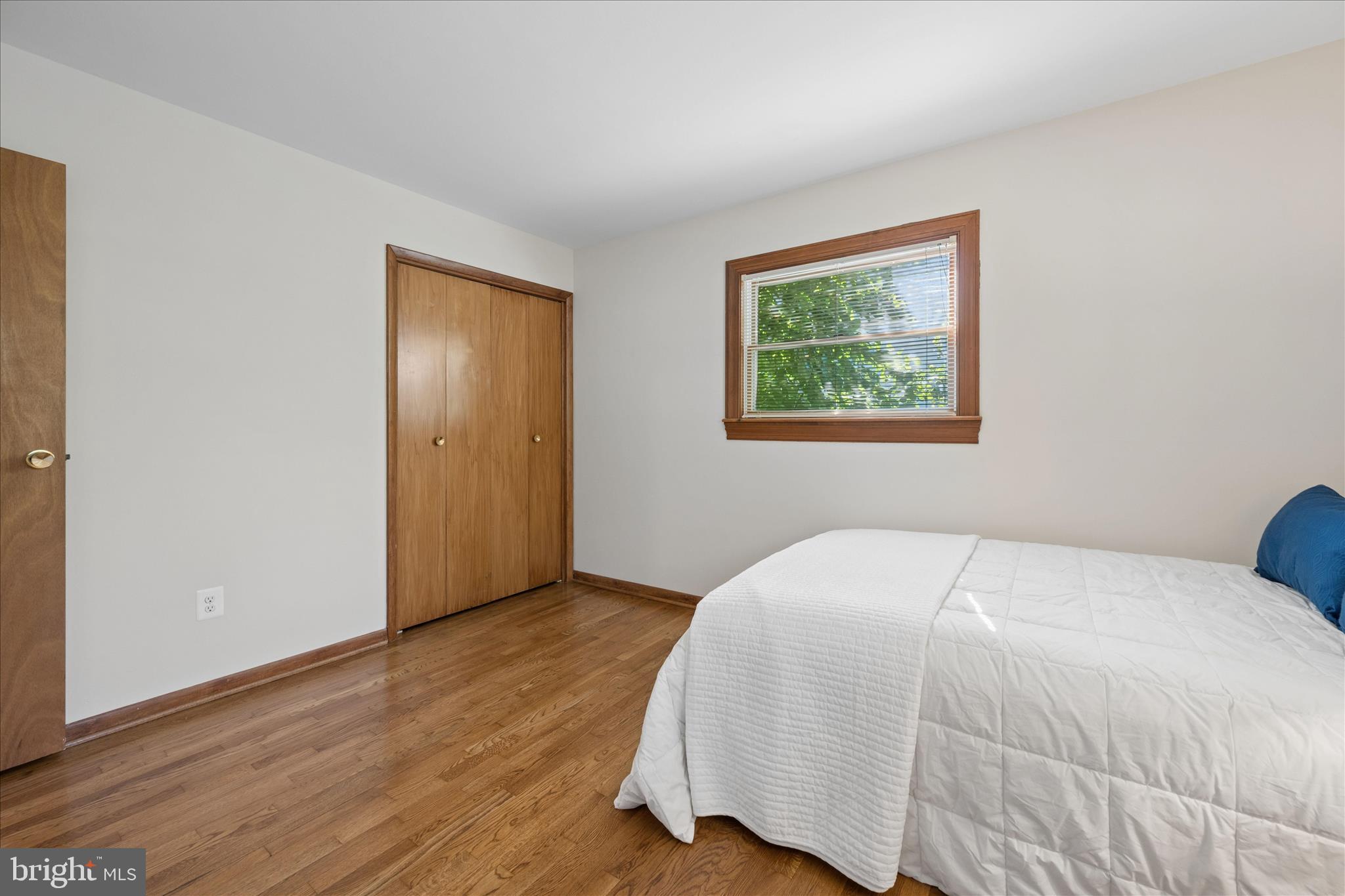 MANOR WOODS - Residential