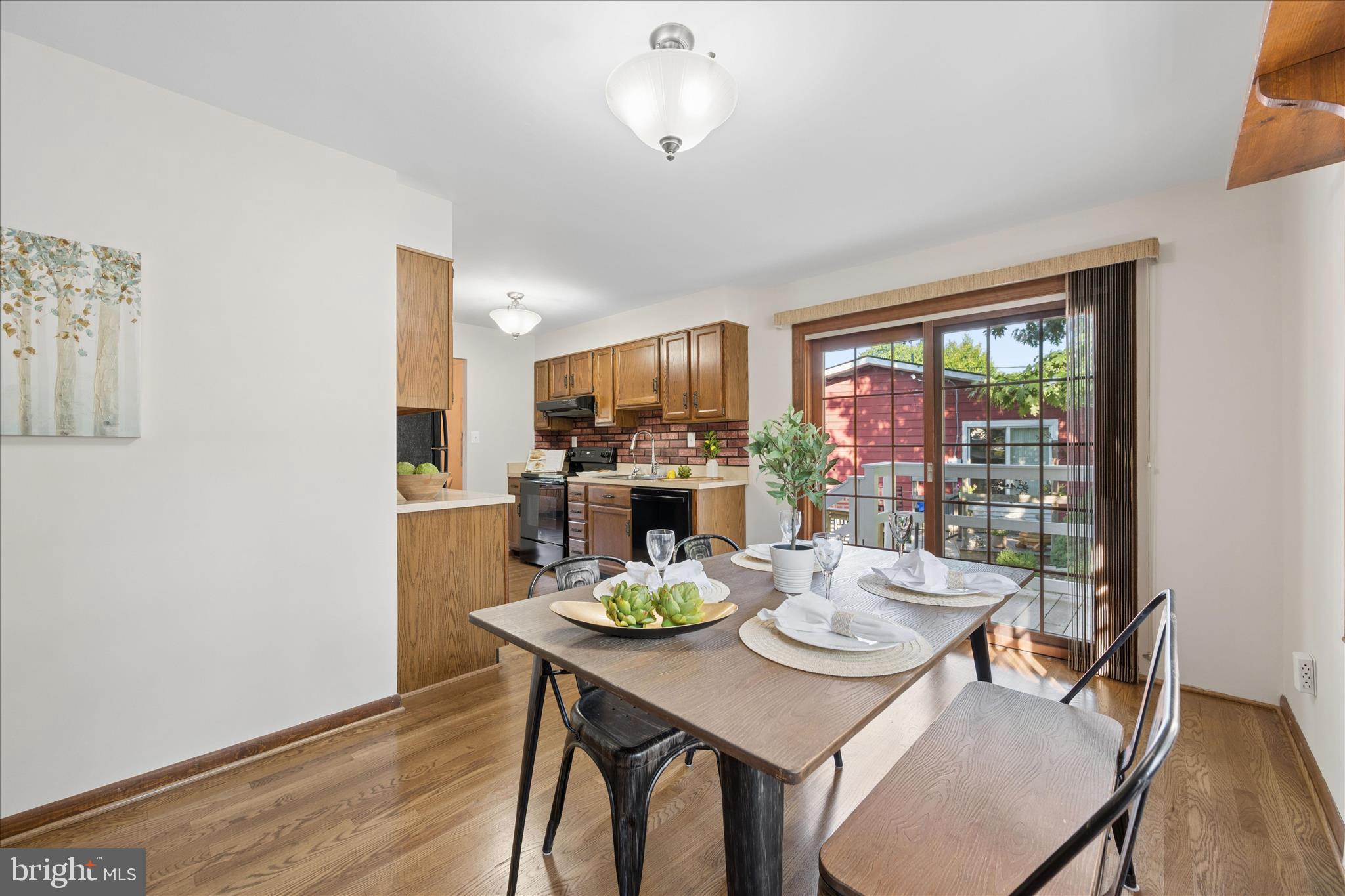 MANOR WOODS - Residential