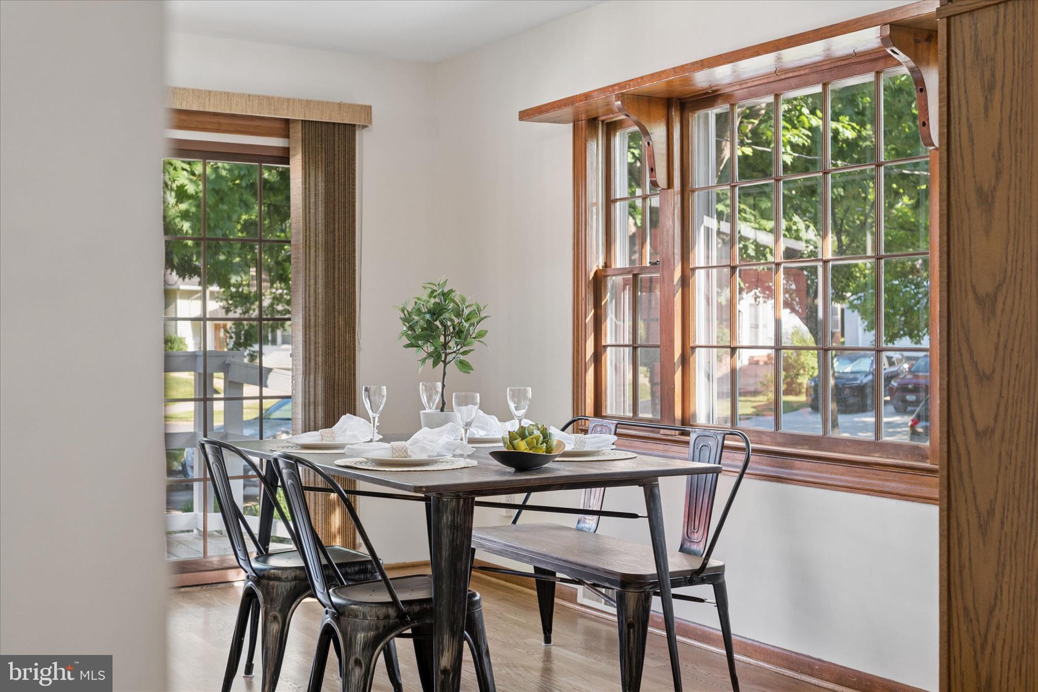 MANOR WOODS - Residential