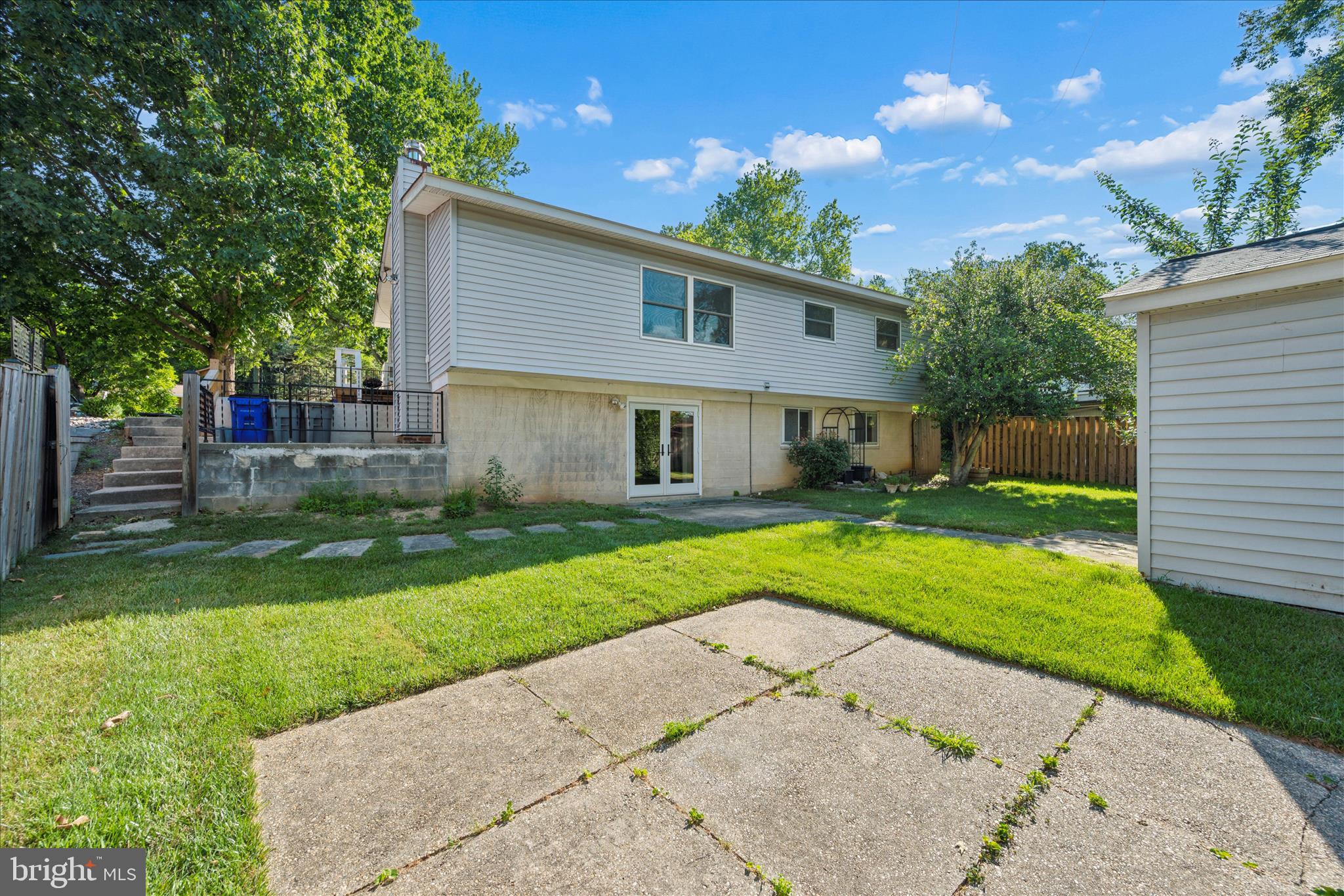 MANOR WOODS - Residential