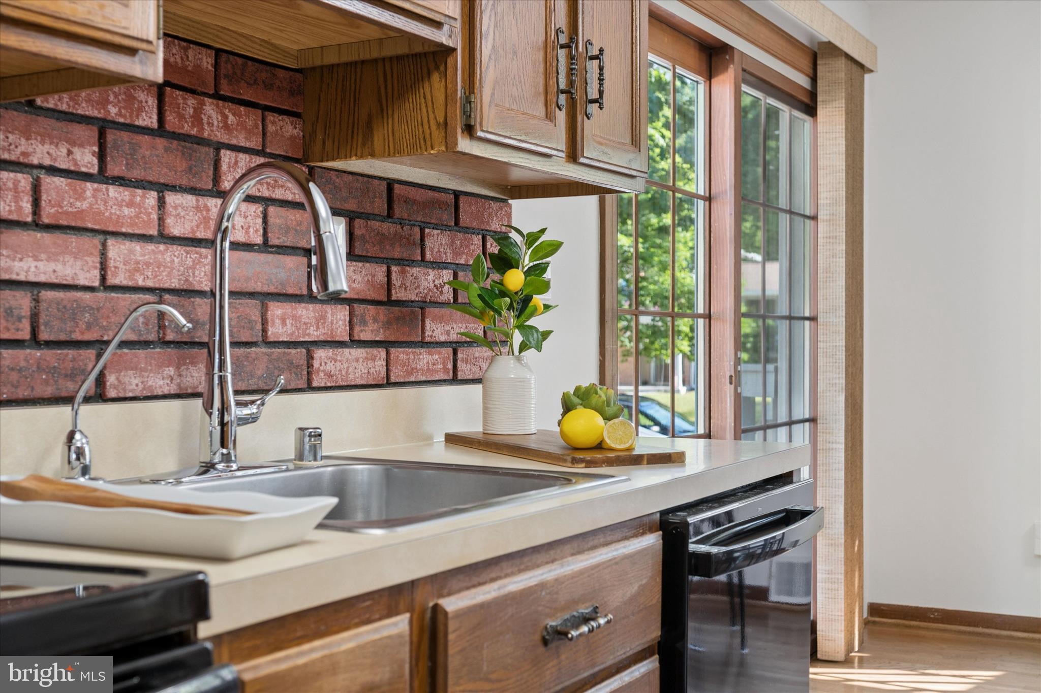 MANOR WOODS - Residential