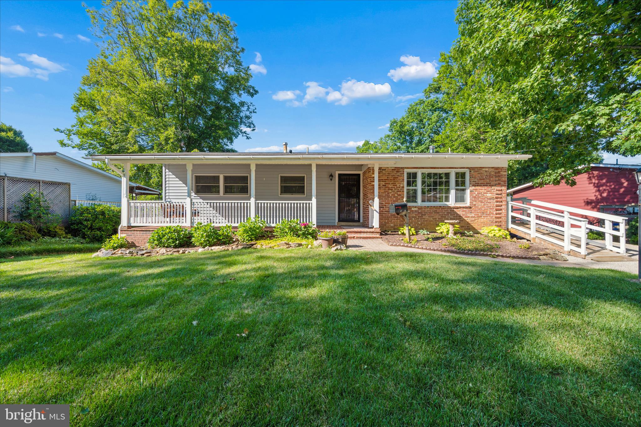 MANOR WOODS - Residential
