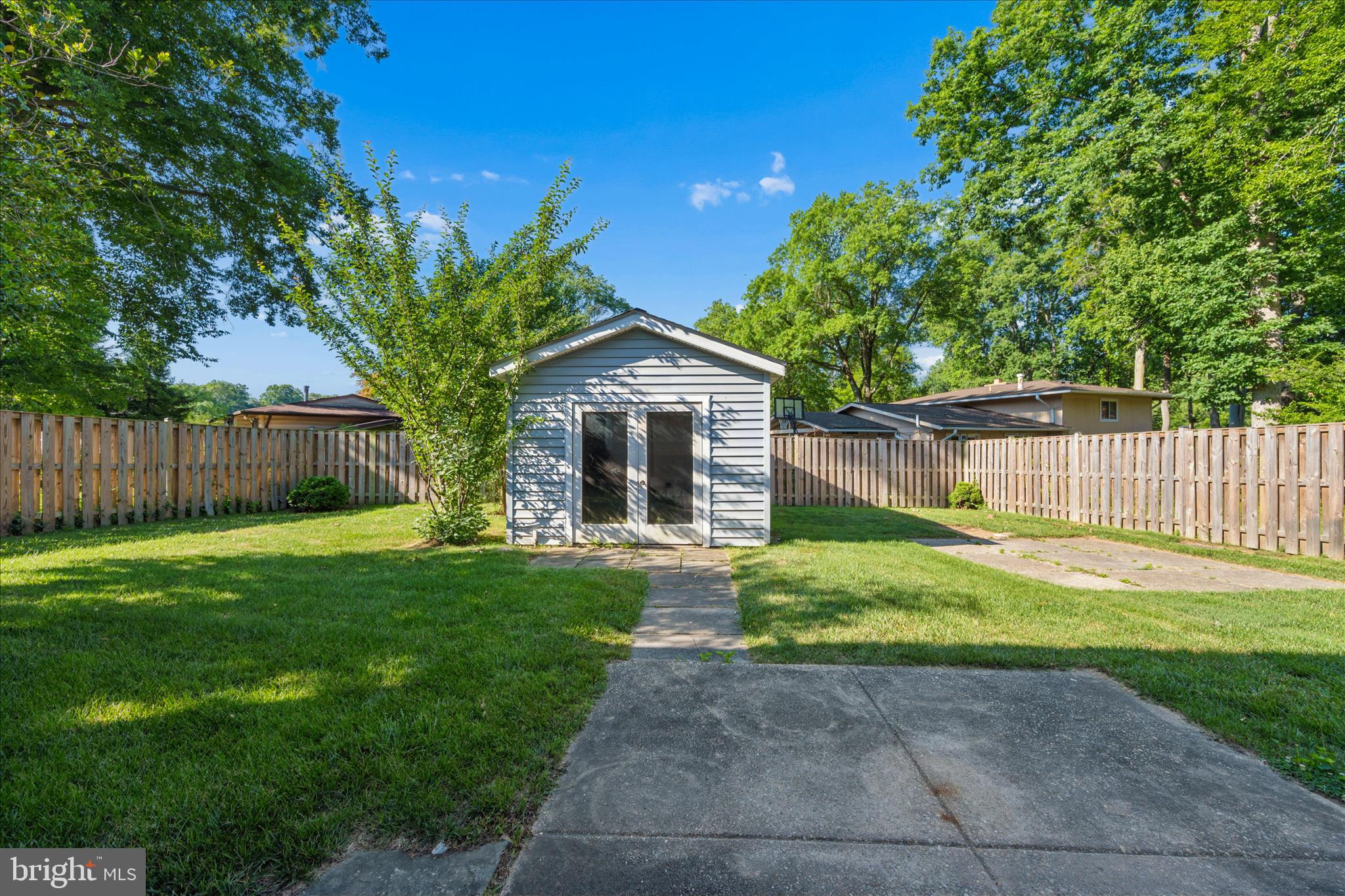 MANOR WOODS - Residential