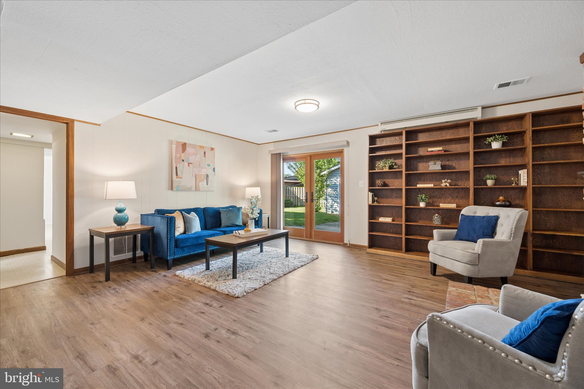 MANOR WOODS - Residential