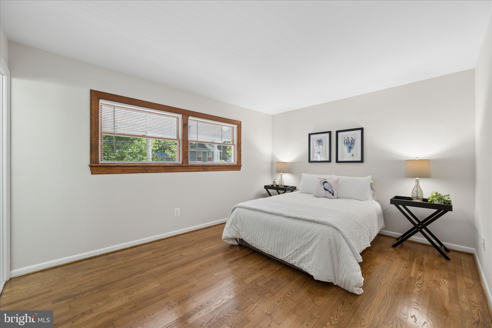 MANOR WOODS - Residential