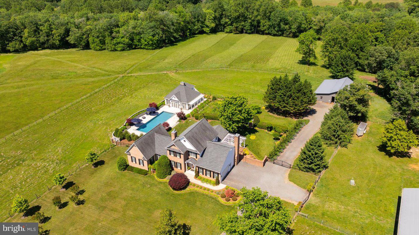 SEVEN SPRINGS FARM - Residential
