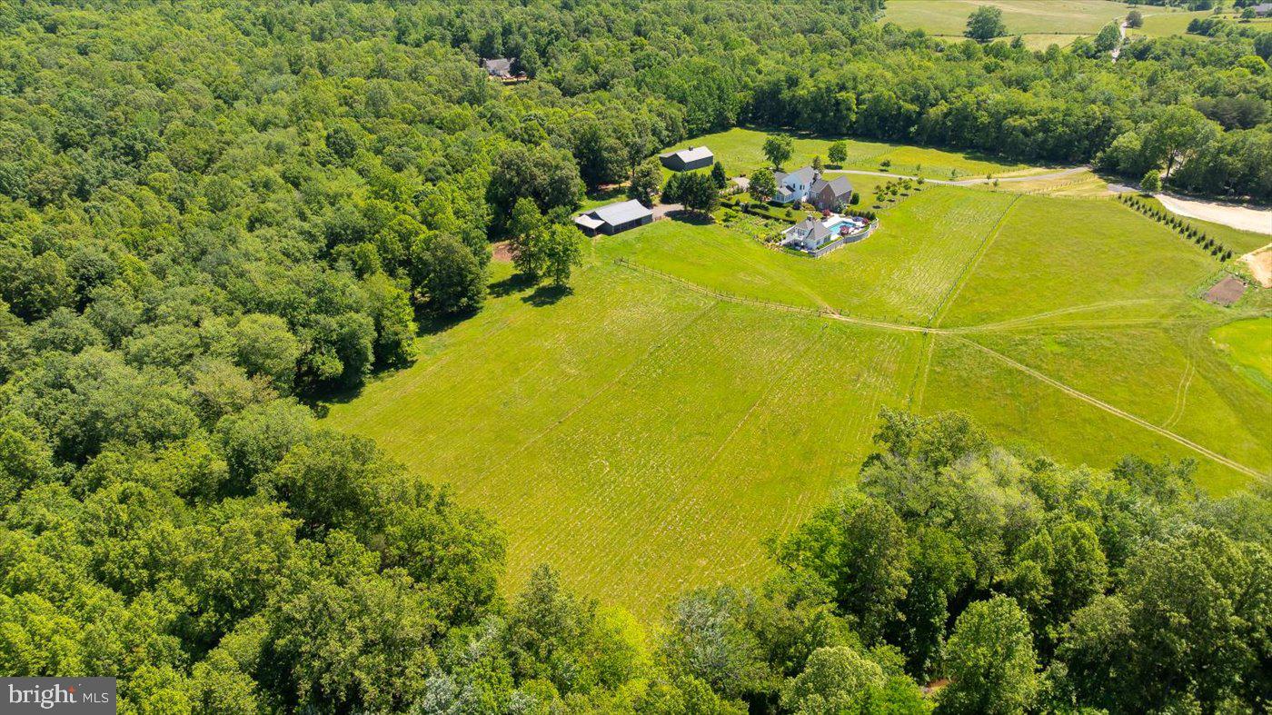 SEVEN SPRINGS FARM - Residential