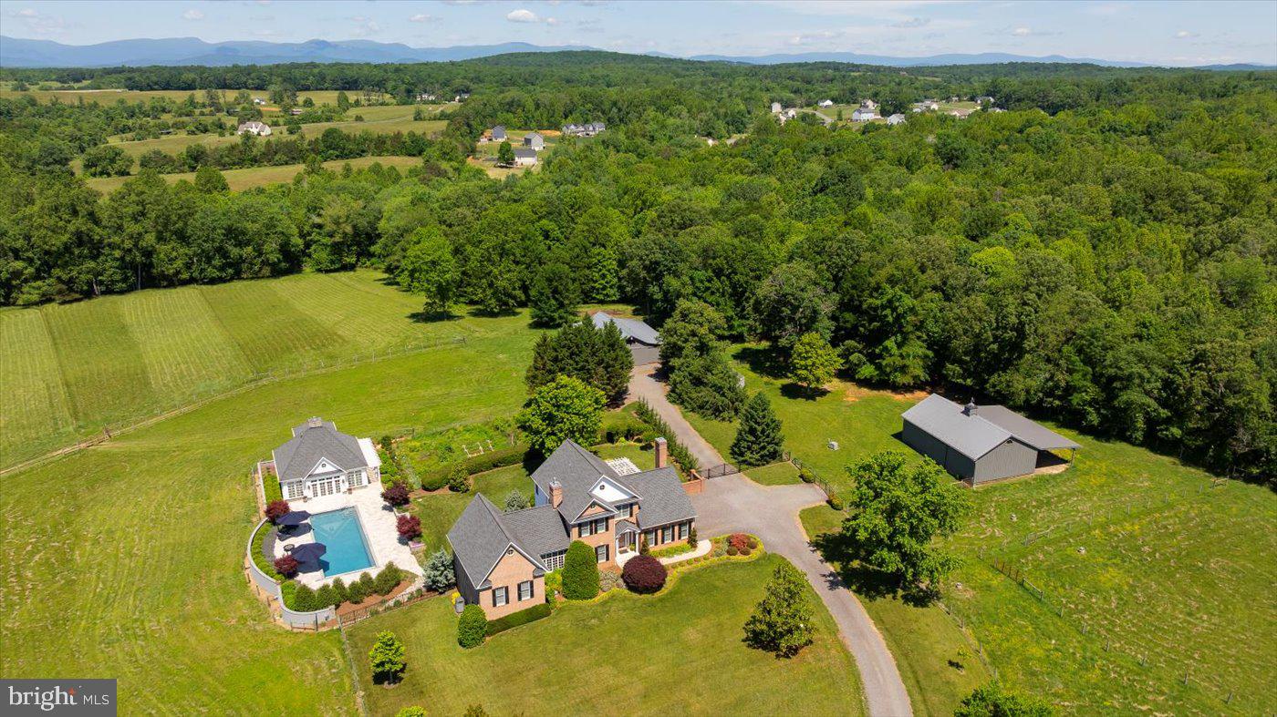 SEVEN SPRINGS FARM - Residential