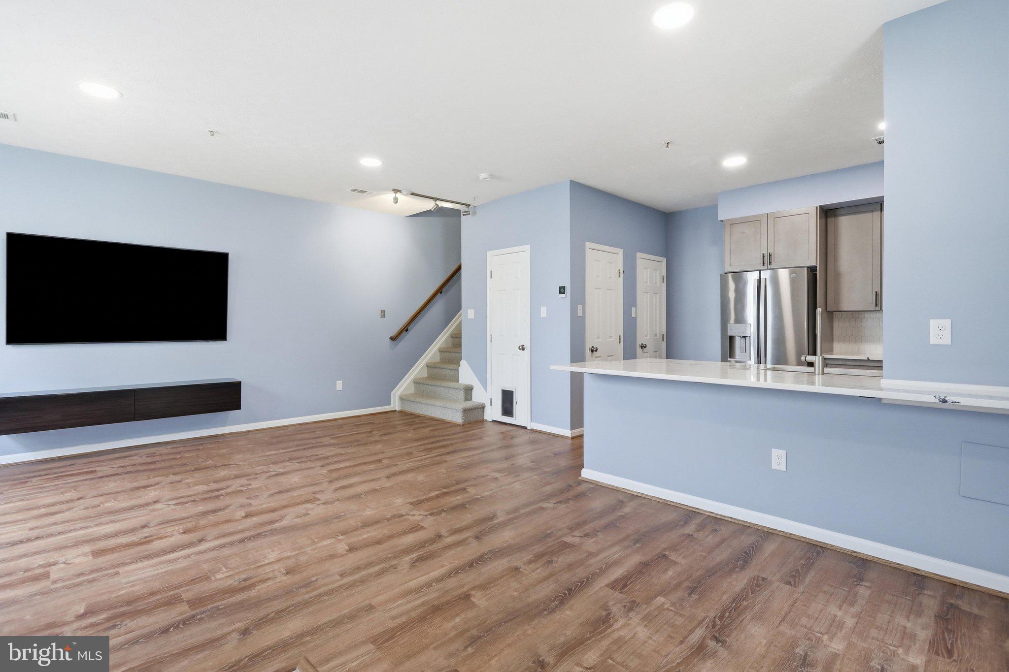 WELLINGTON TRACE - Residential