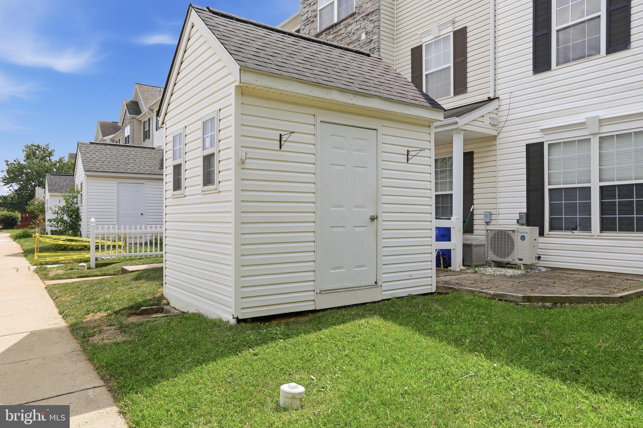 WELLINGTON TRACE - Residential