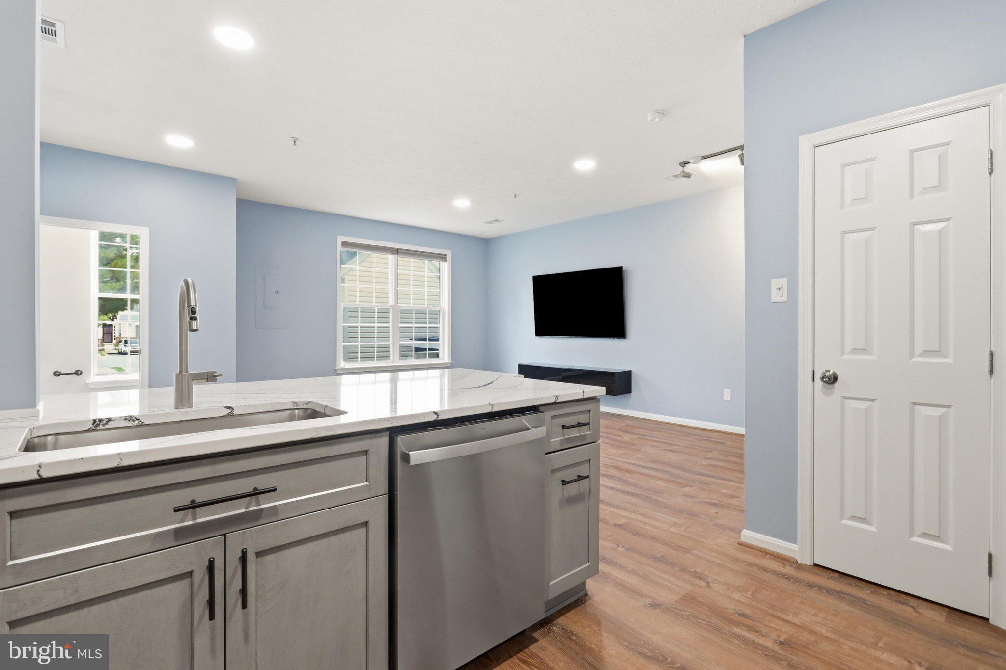 WELLINGTON TRACE - Residential