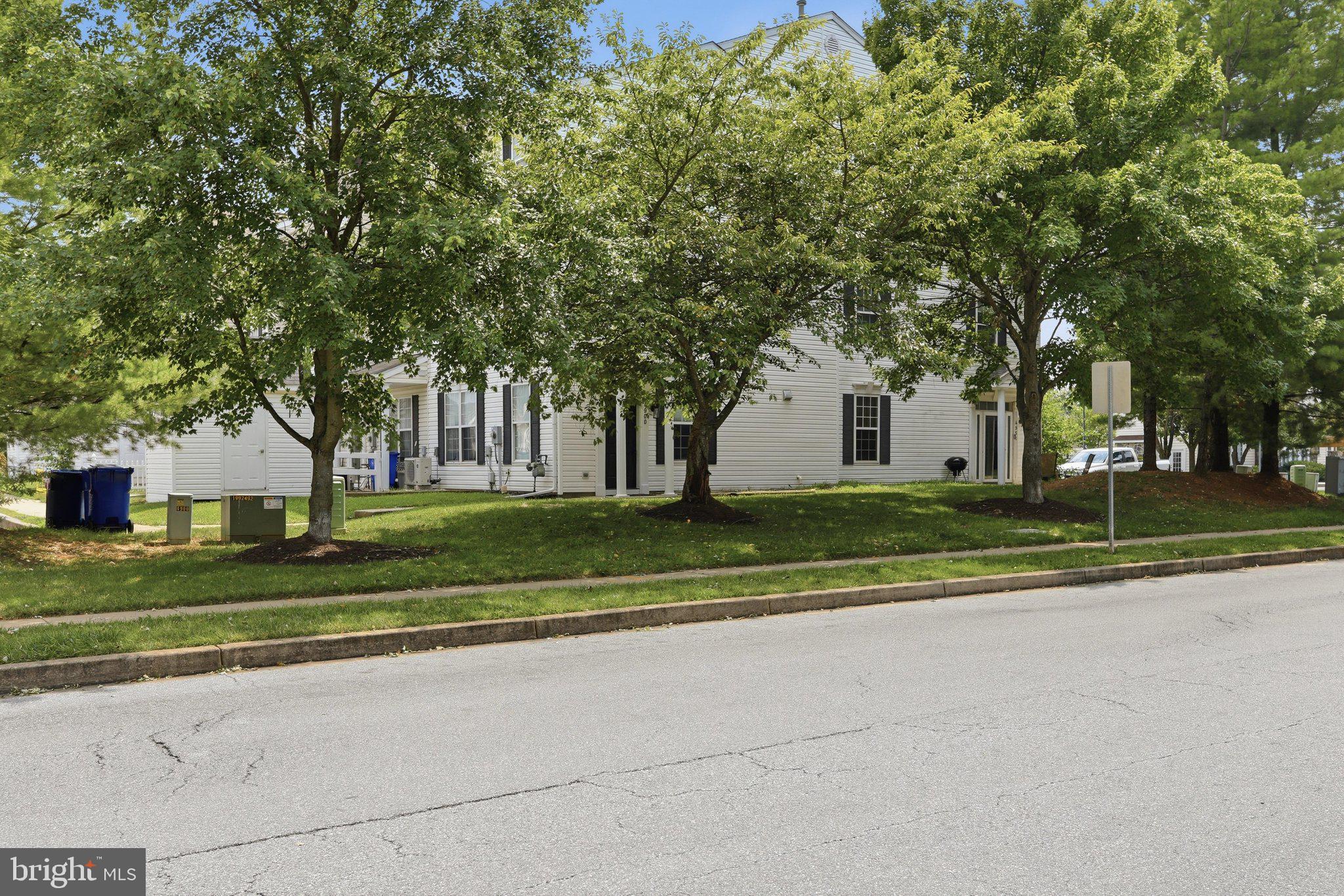WELLINGTON TRACE - Residential