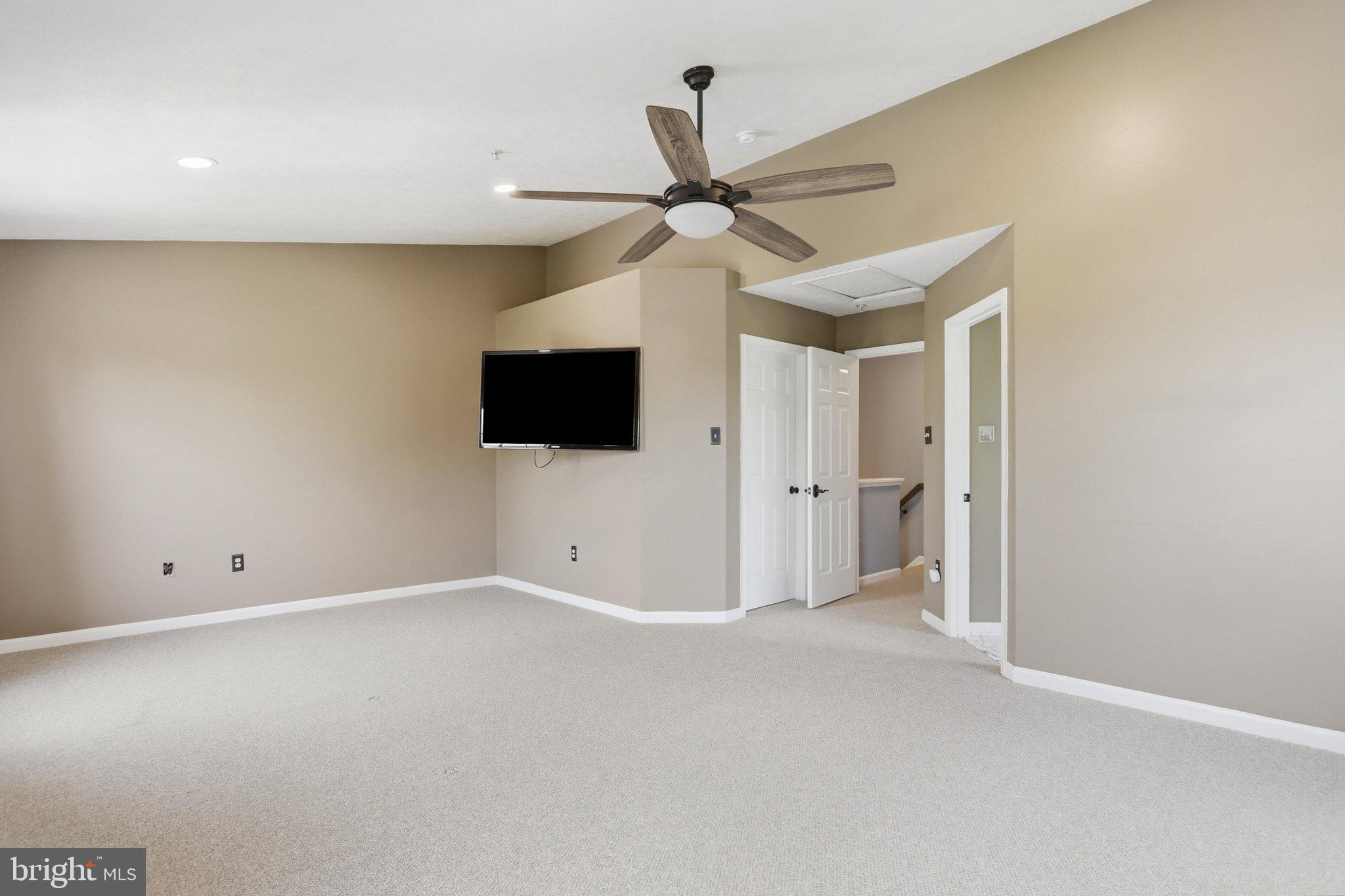 WELLINGTON TRACE - Residential
